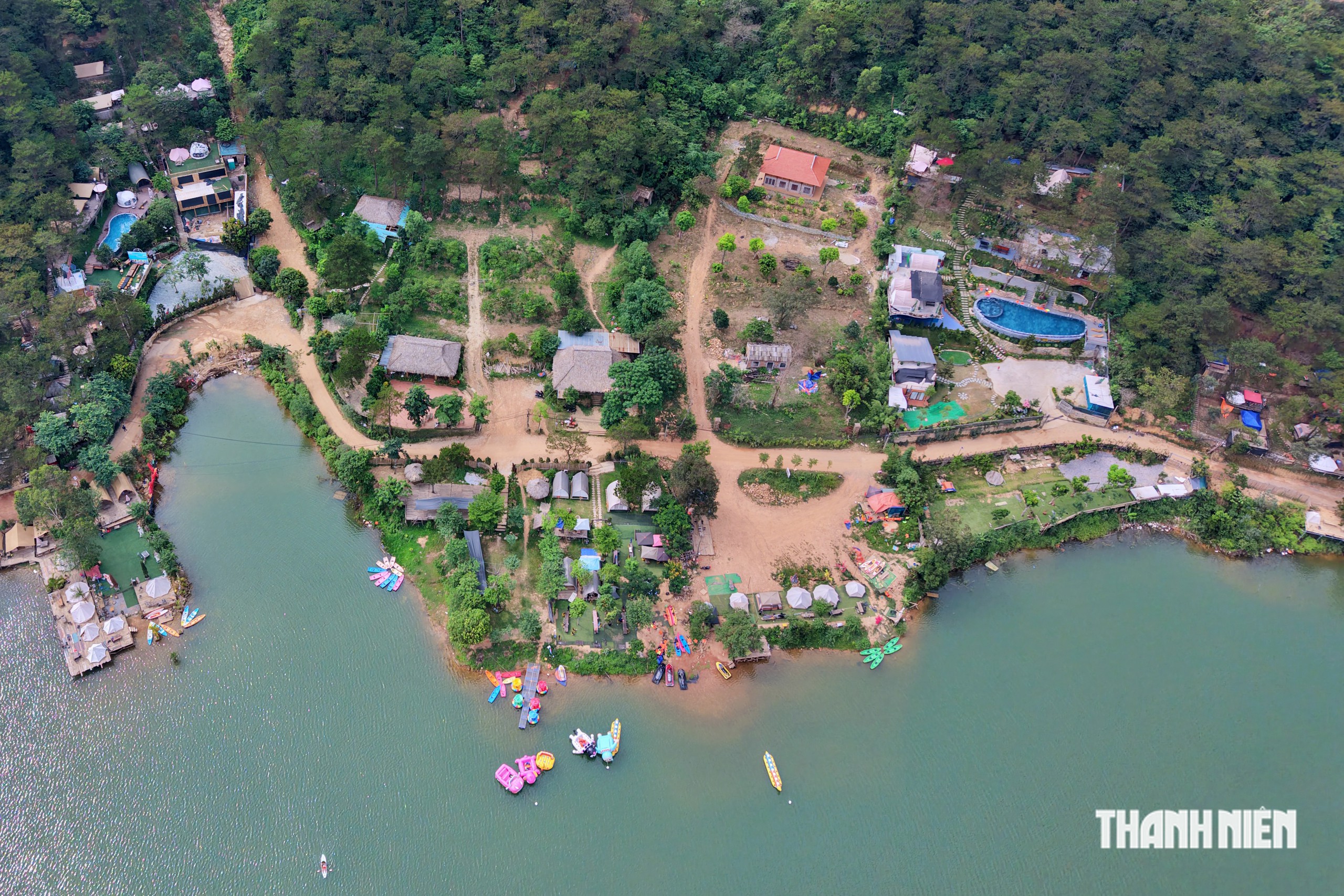 Toàn cảnh rừng phòng hộ bị villa, homestay 'bủa vây'- Ảnh 11.