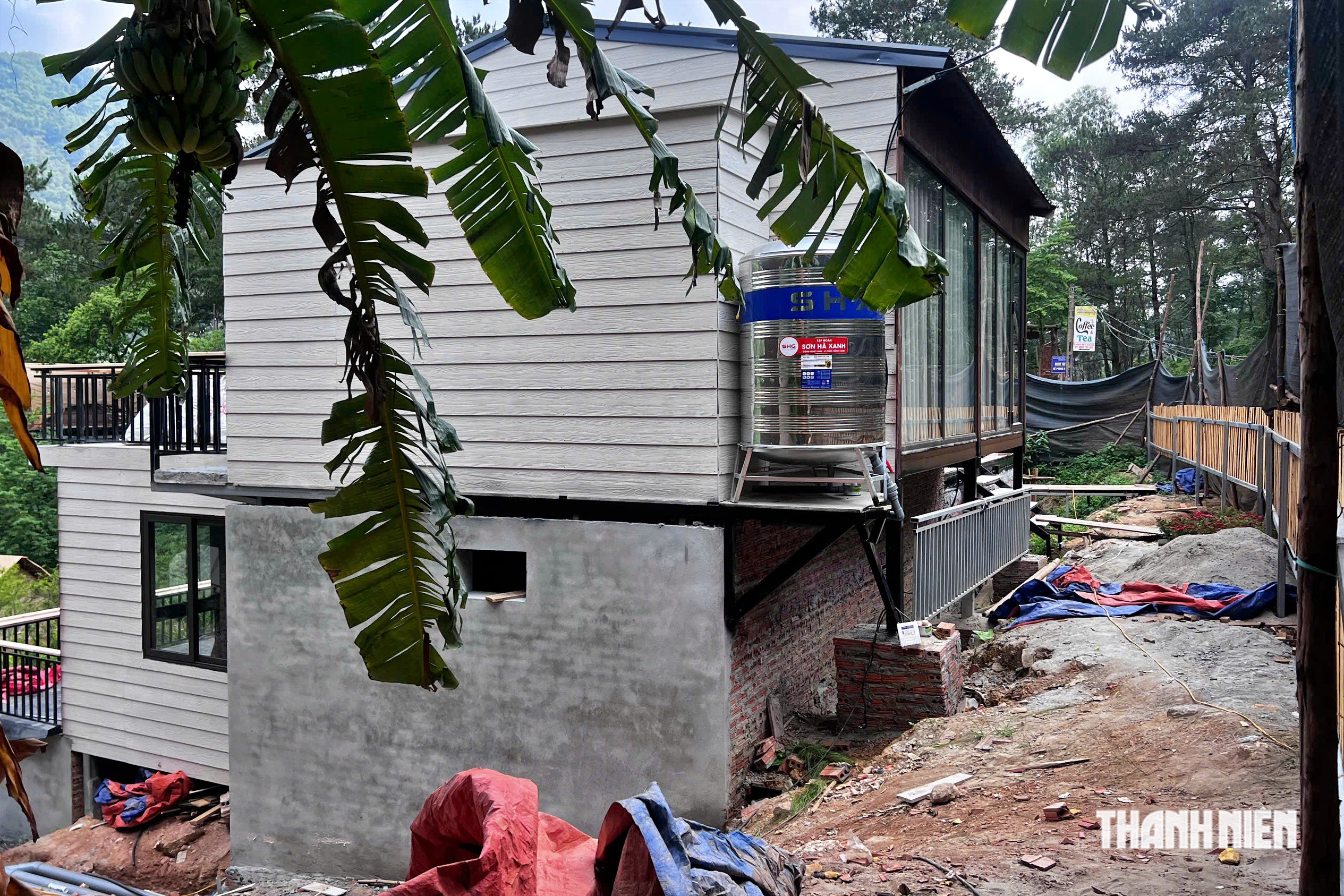 Toàn cảnh rừng phòng hộ bị villa, homestay 'bủa vây'- Ảnh 14.