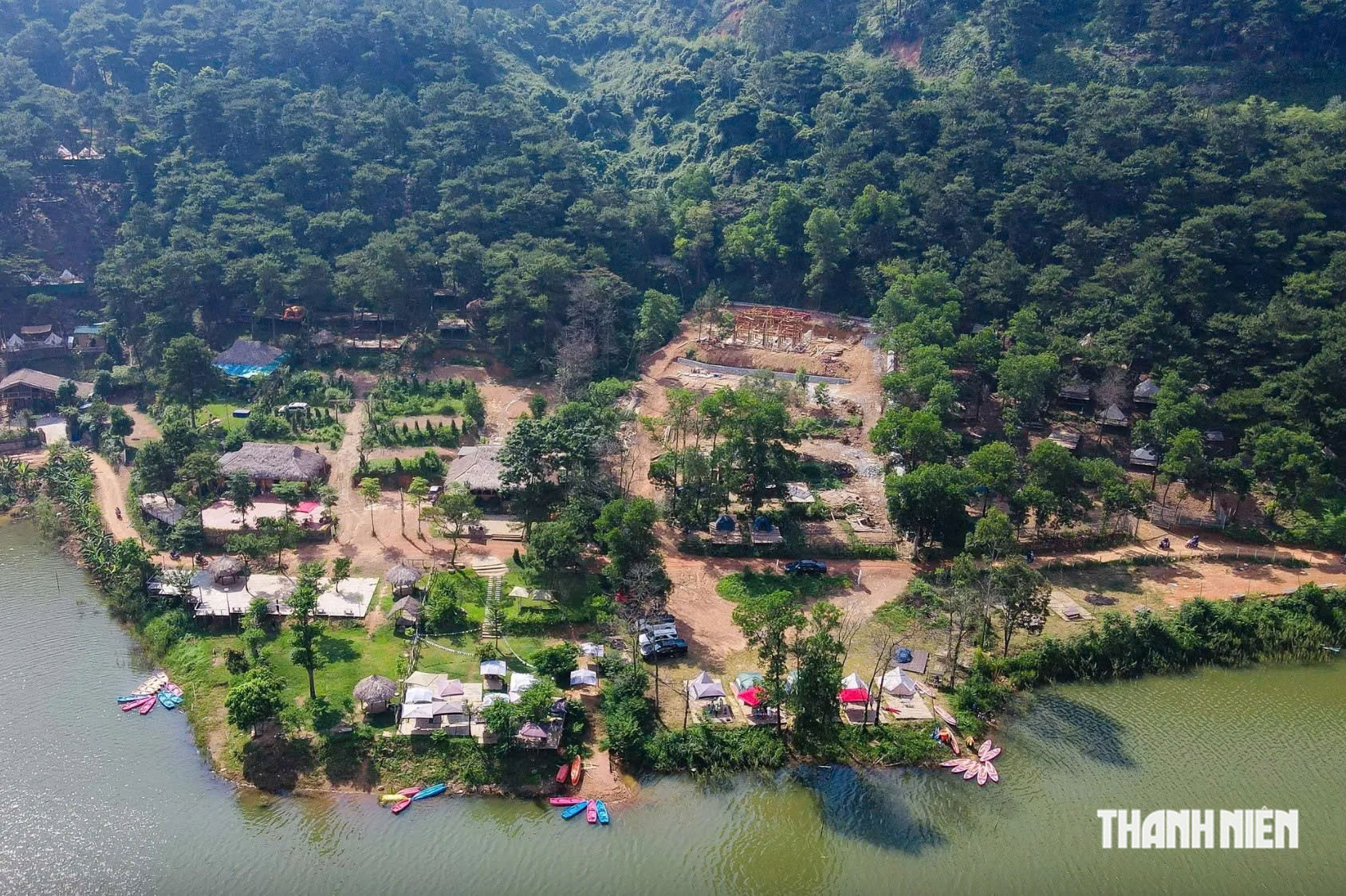 Toàn cảnh rừng phòng hộ bị villa, homestay 'bủa vây'- Ảnh 10.