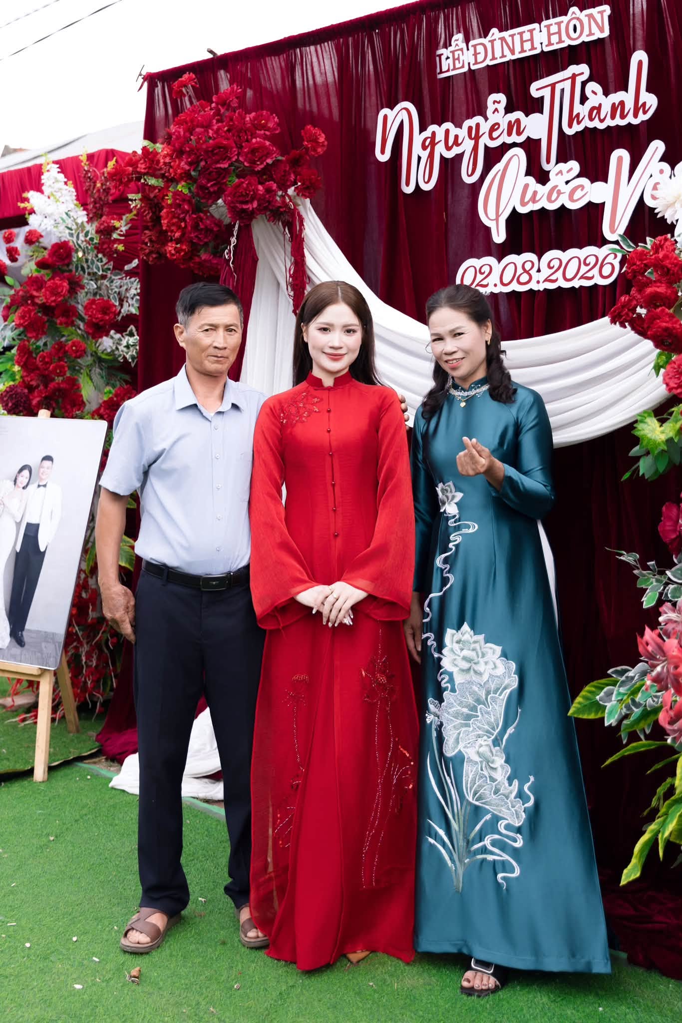 Không gửi thiệp cưới chỉ nhờ trưởng thôn phát loa, cả xóm kéo đến chúc mừng - Ảnh 3.