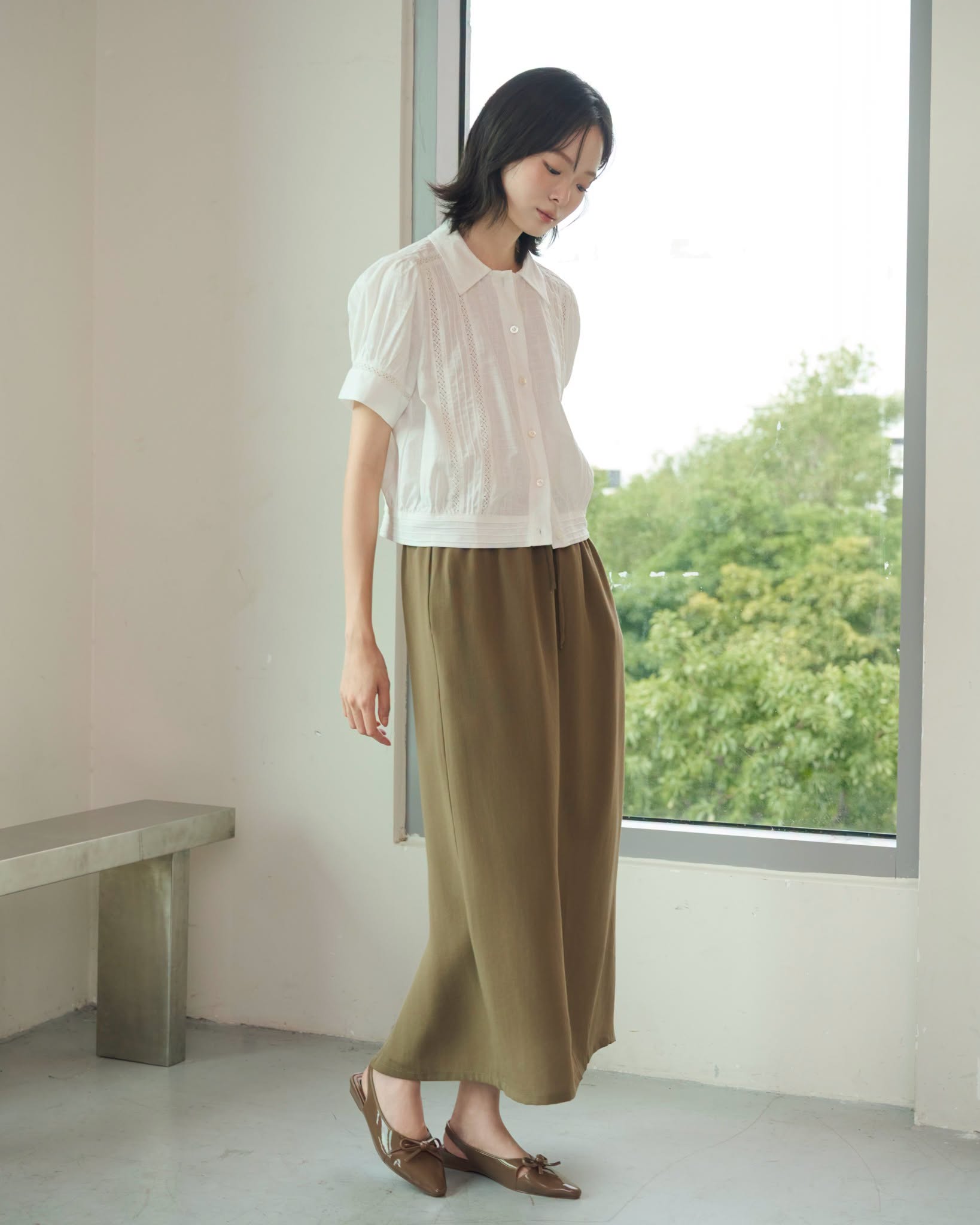 Phong c&aacute;ch office chic v&agrave; b&iacute; quyết phối đồ c&ocirc;ng sở hiện đại- Ảnh 7.
