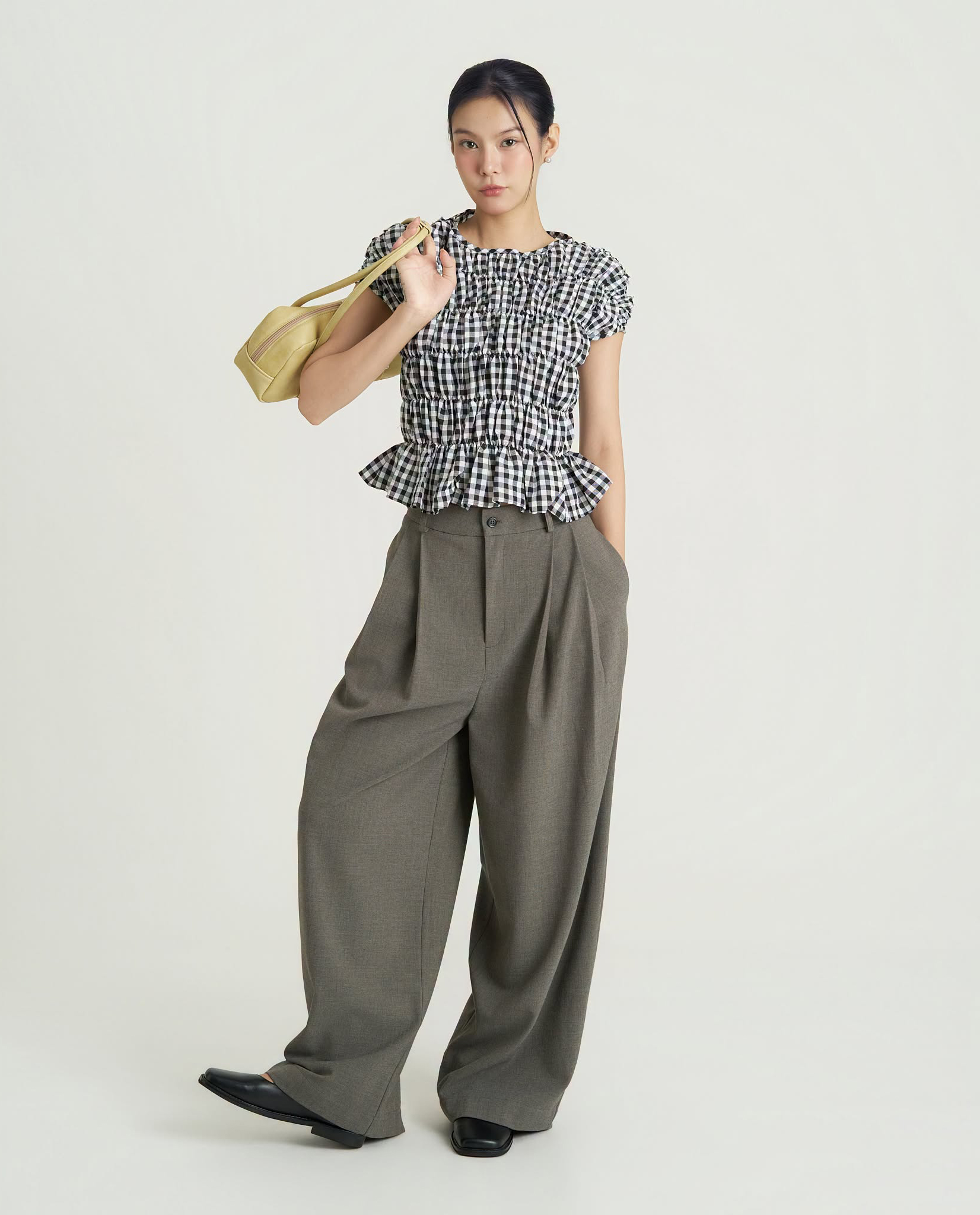 Phong c&aacute;ch office chic v&agrave; b&iacute; quyết phối đồ c&ocirc;ng sở hiện đại- Ảnh 8.