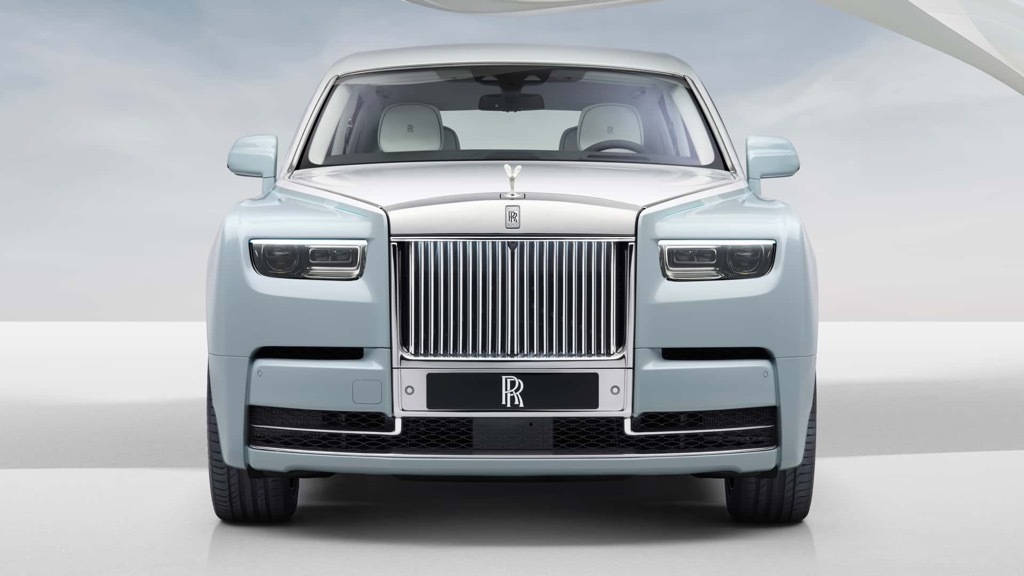 Đăng ảnh Rolls-Royce Phantom giá gần 70 tỉ, Mai Phương Thúy sắp tậu xe mới?