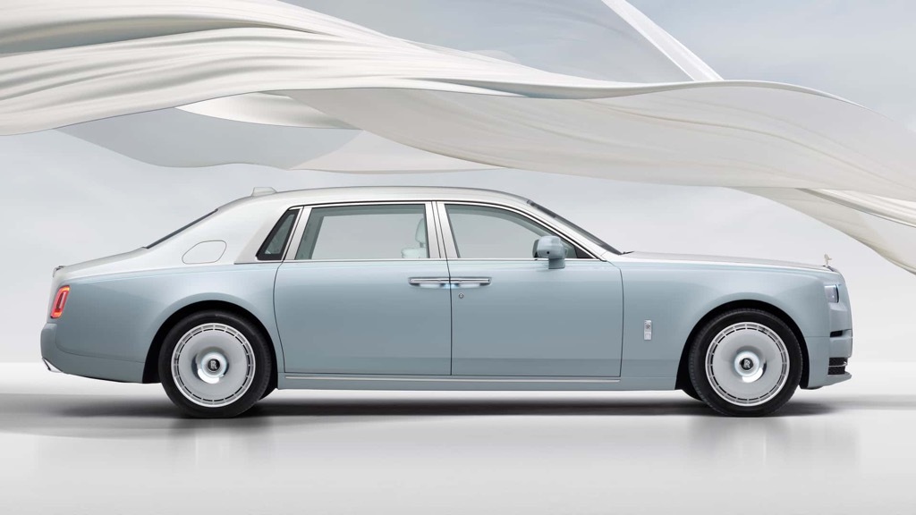 Đăng ảnh Rolls-Royce Phantom giá gần 70 tỉ, Mai Phương Thúy sắp tậu xe mới?