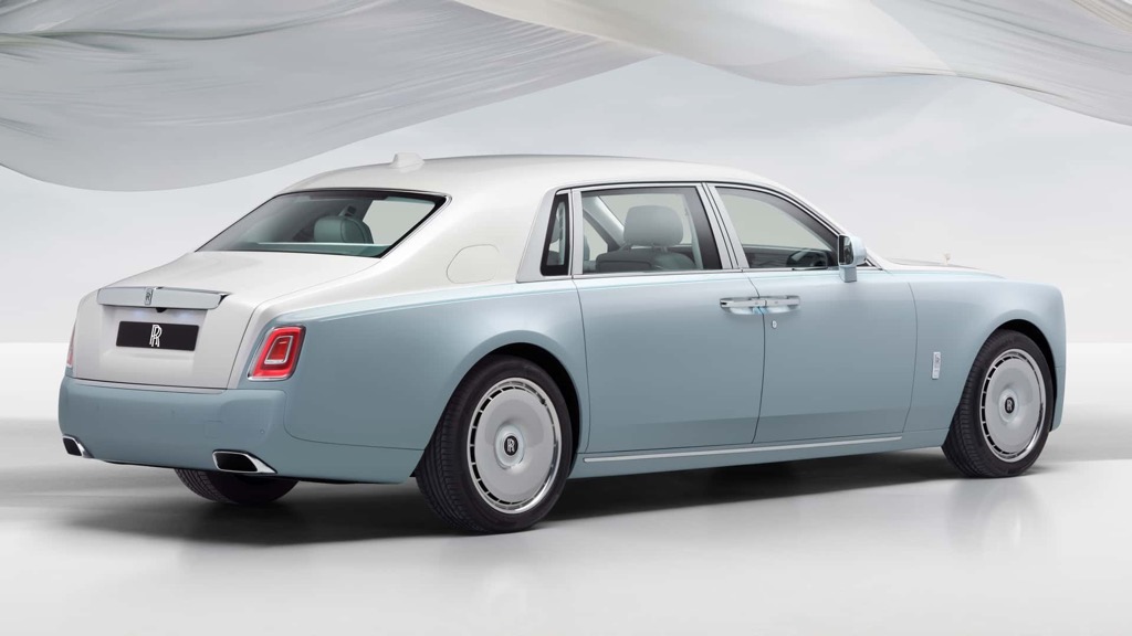 Đăng ảnh Rolls-Royce Phantom giá gần 70 tỉ, Mai Phương Thúy sắp tậu xe mới?