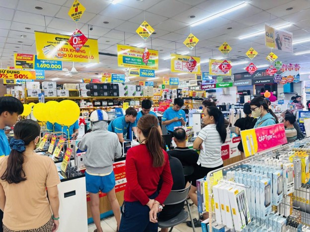 Điện Máy Xanh lên sàn: Trả cổ tức tiền mặt 5.000 tỉ đồng ngay trong tháng 8- Ảnh 2.