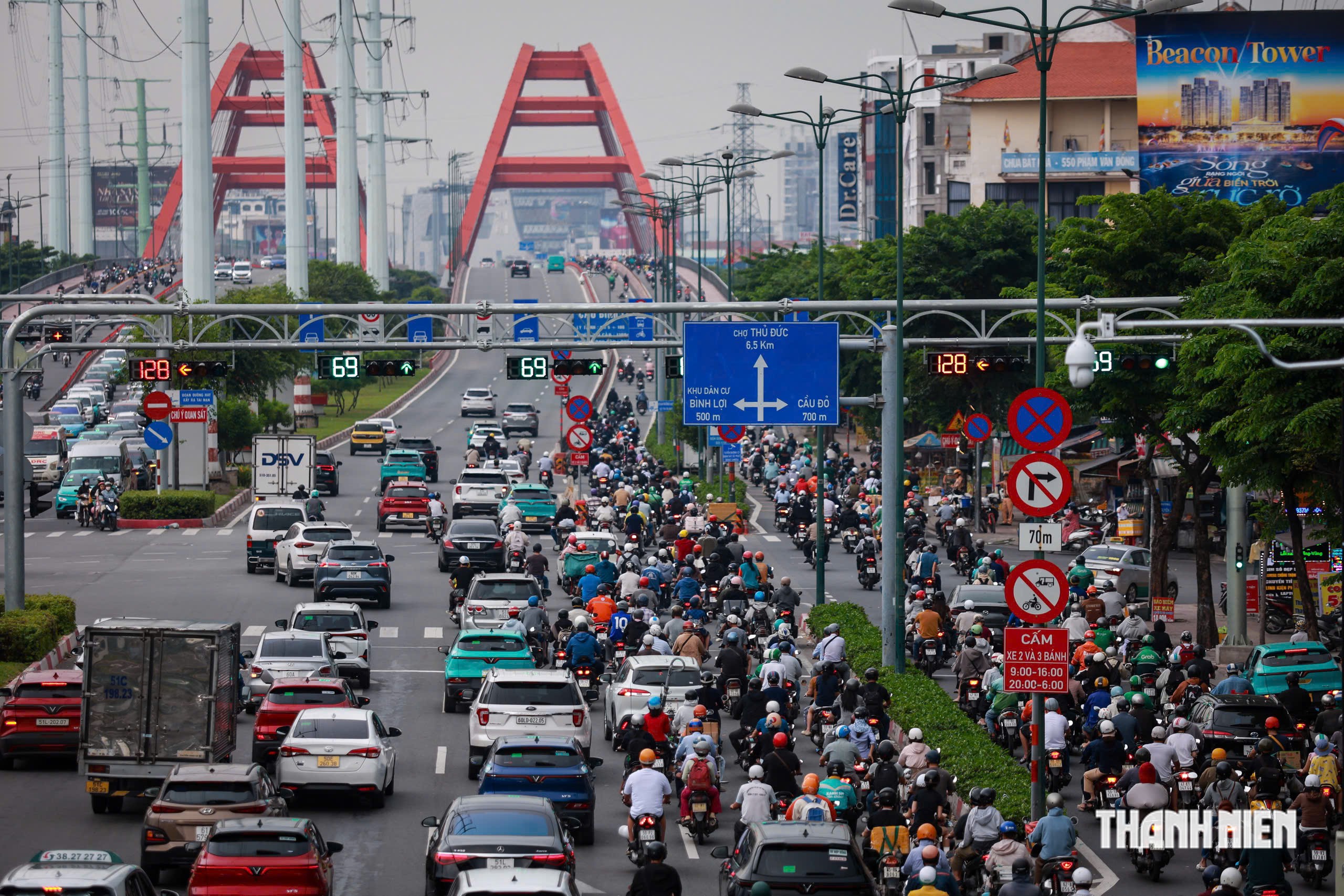V&igrave; sao đ&egrave;n xanh ở giao lộ TP.HCM c&oacute; thể tự d&agrave;i th&ecirc;m khi xe đ&ocirc;ng? - Ảnh 1.