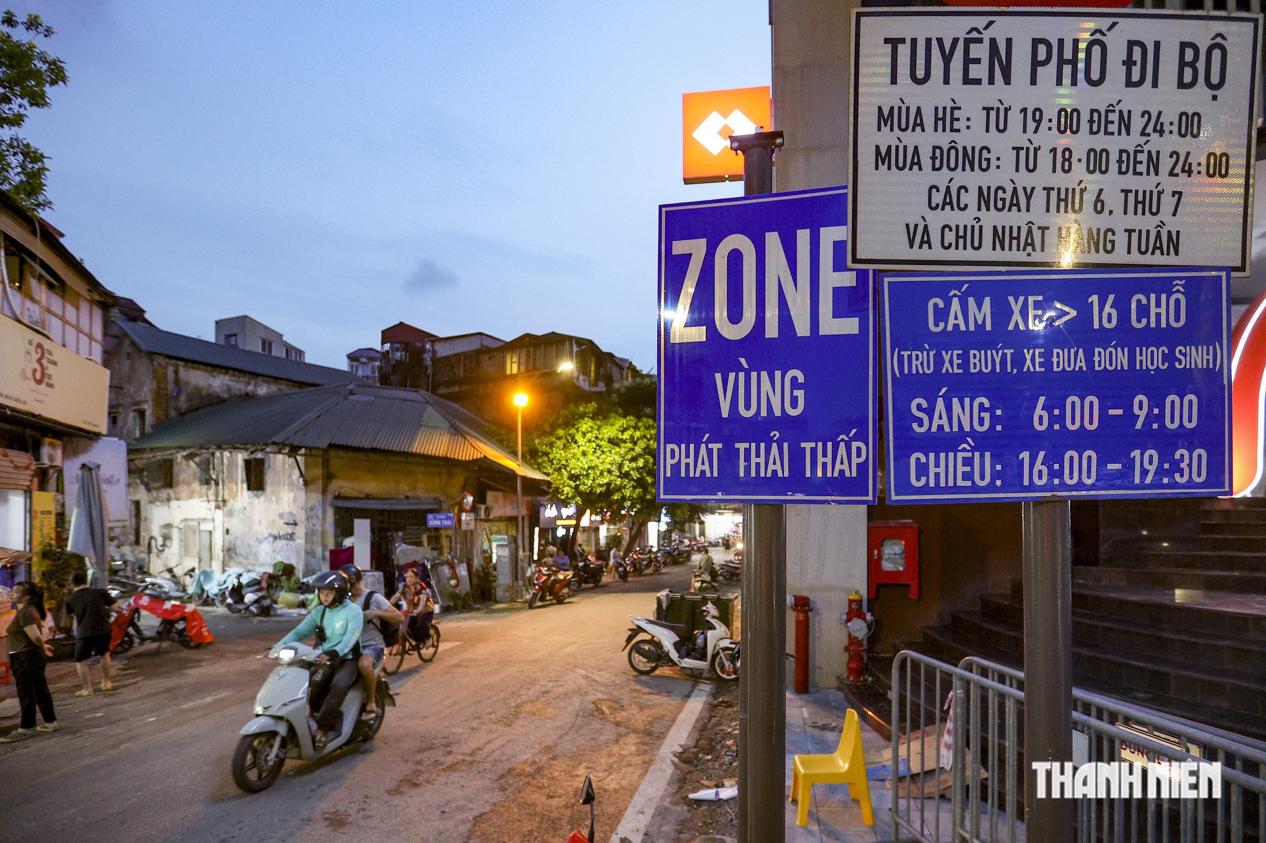 Người Hà Nội 'rèn thói quen' mới ở vùng phát thải thấp - Ảnh 1.