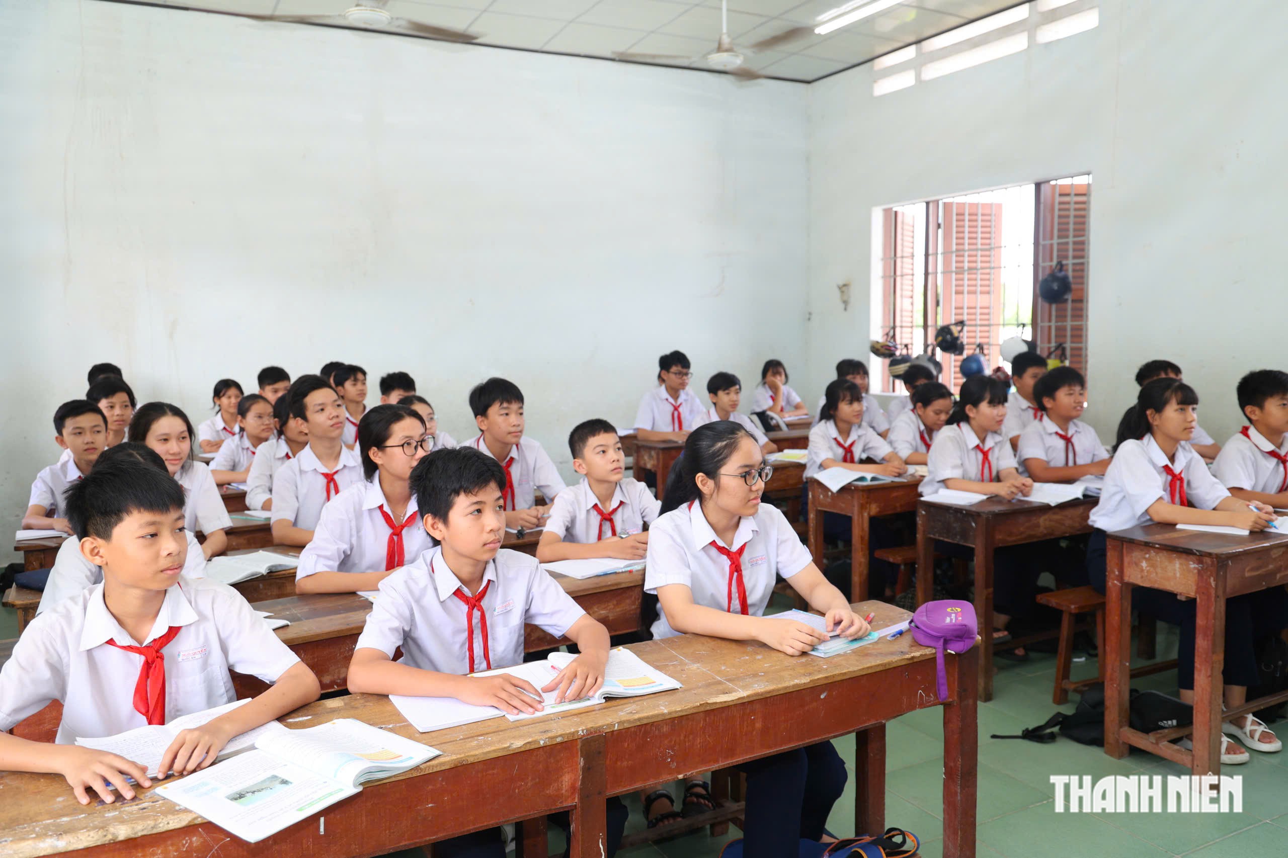 Kh&aacute;nh H&ograve;a sẽ miễn ph&iacute; s&aacute;ch gi&aacute;o khoa ngay năm học tới?- Ảnh 1.
