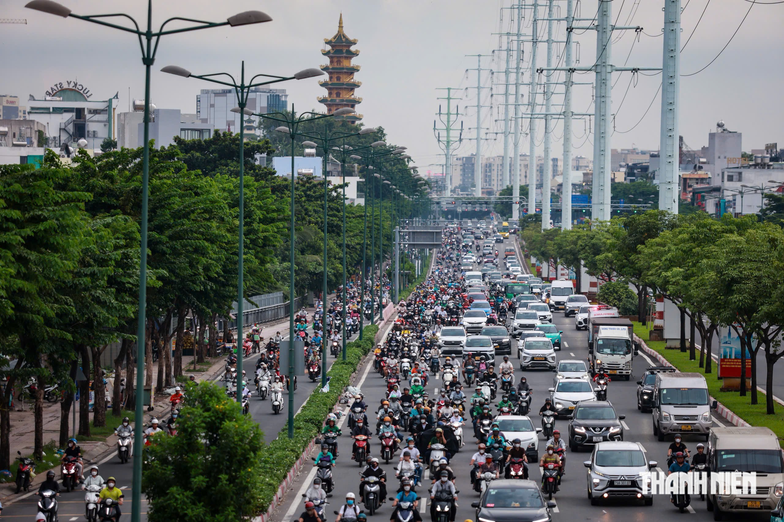 V&igrave; sao đ&egrave;n xanh ở giao lộ TP.HCM c&oacute; thể tự d&agrave;i th&ecirc;m khi xe đ&ocirc;ng? - Ảnh 3.