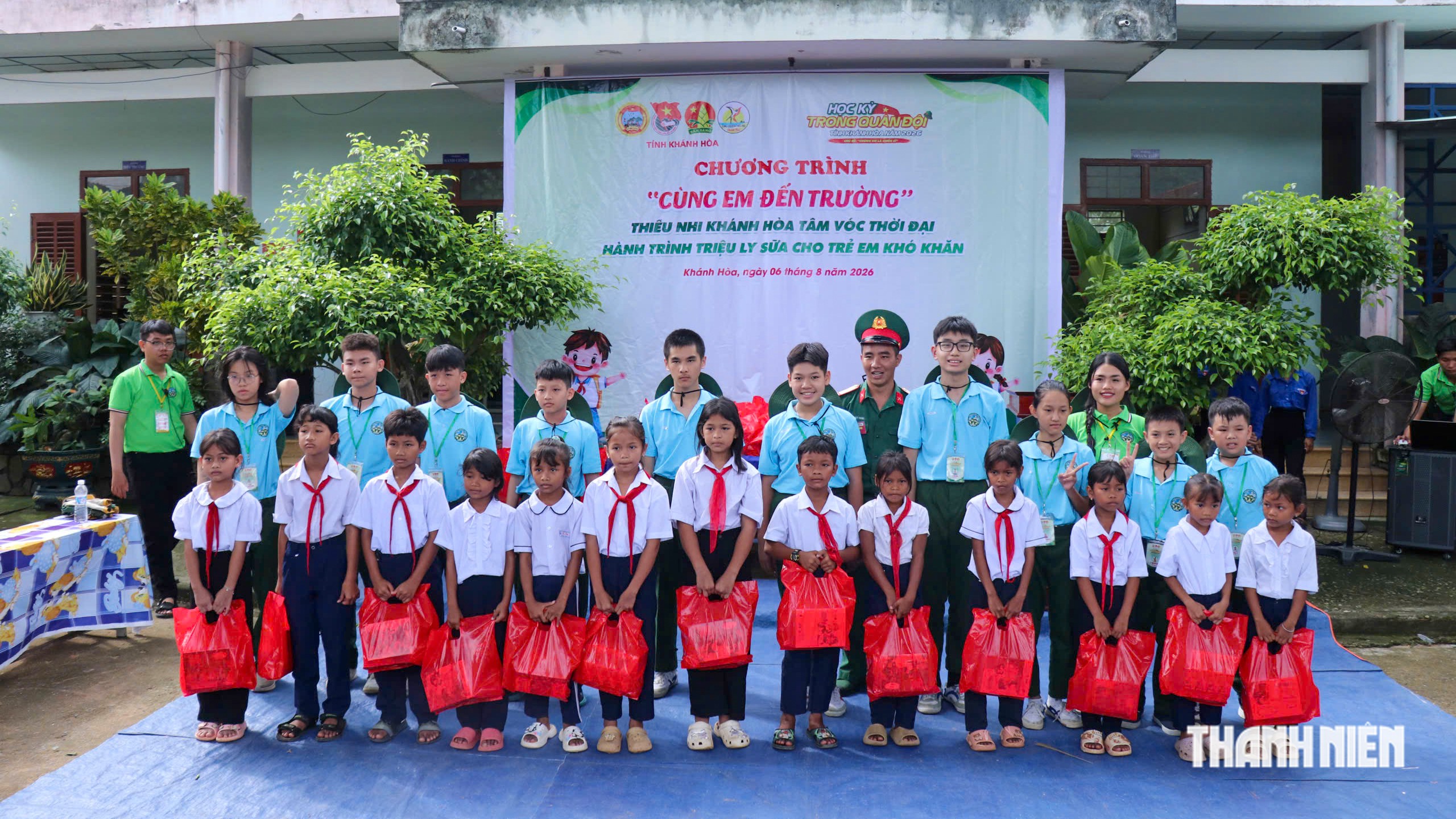 'Chiến sĩ nhí' trao yêu thương đến thiếu nhi vùng cao- Ảnh 2.