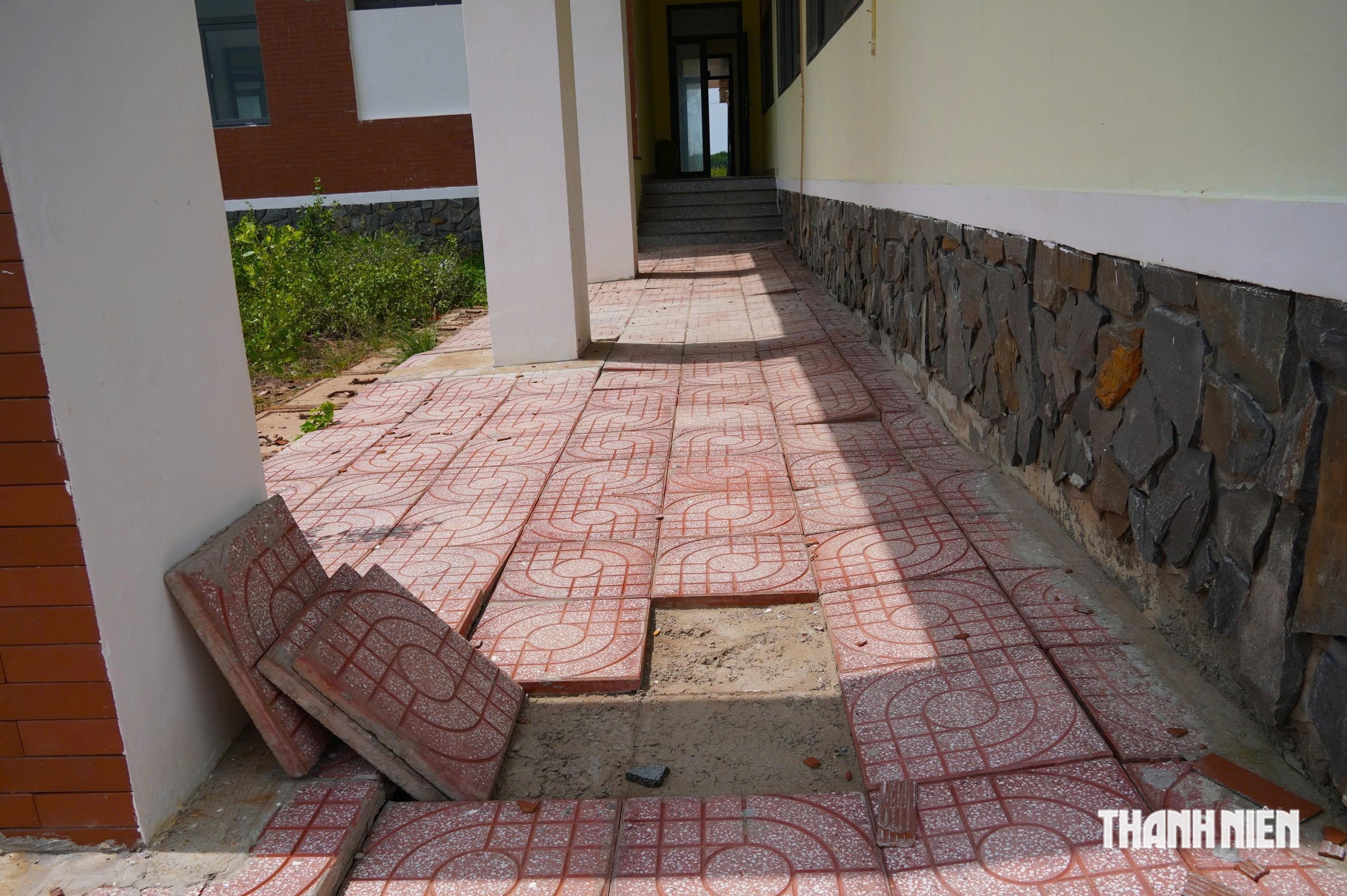 Khu phát triển tôm công nghệ cao yêu cầu ba nhà thầu sửa nhiều hạng mục - Ảnh 2.