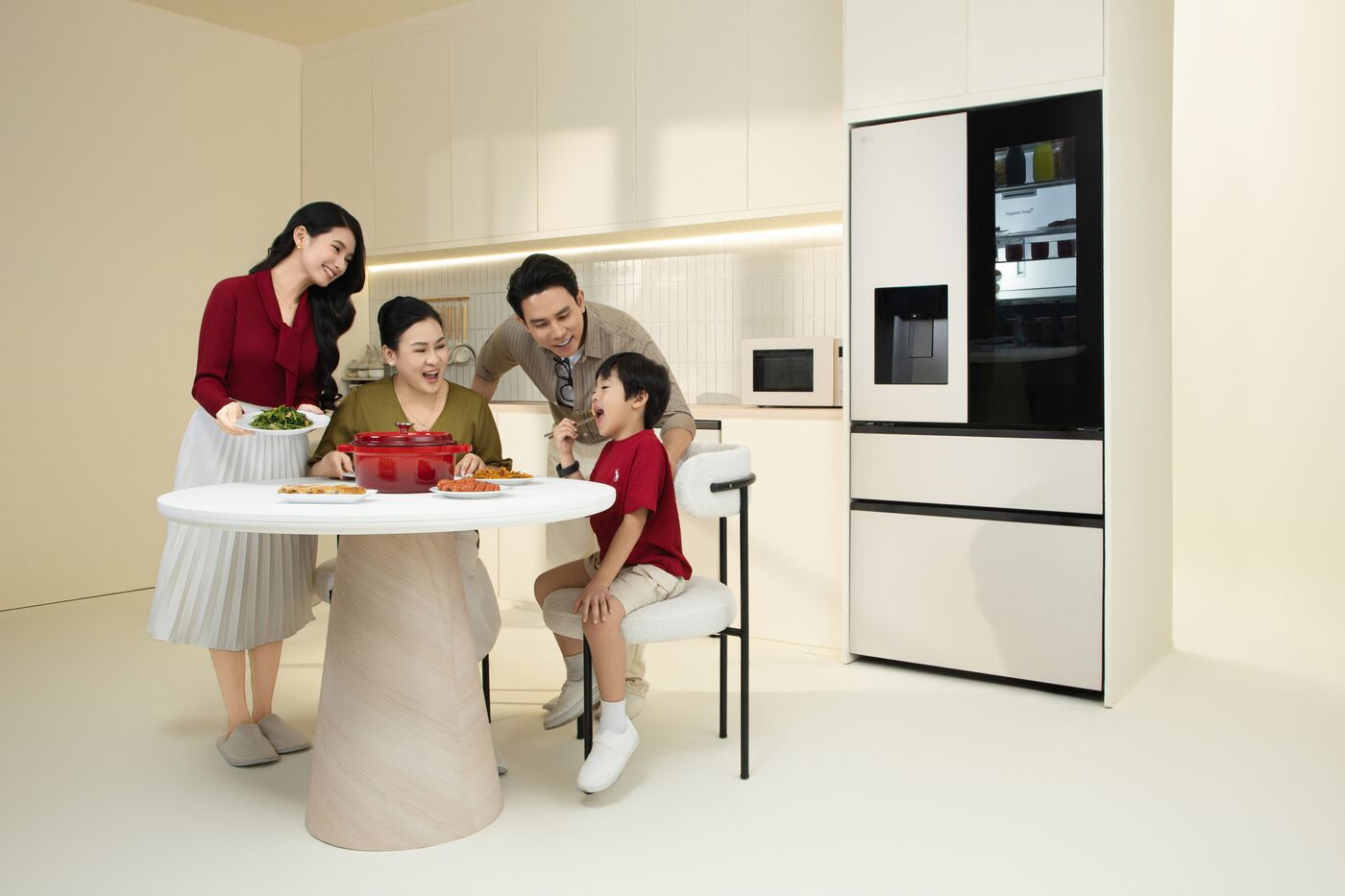 10 năm LG InstaView: Từ cú gõ cửa đến 5,3 triệu sản phẩm bán trên toàn cầu - Ảnh 4.