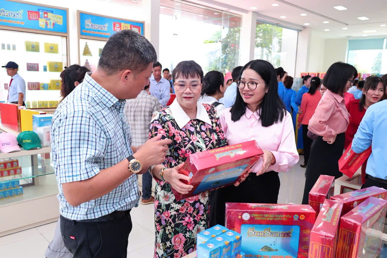 Khánh Hòa khai trương tổ hợp dịch vụ trên cung đường Nha Trang - Đà Lạt- Ảnh 2.
