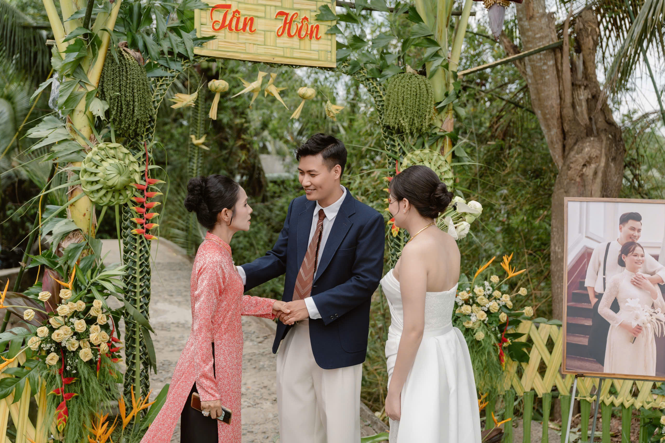 Mẹ kế tặng 500 triệu cho con chồng, lời nhắn nhủ xúc động ở lễ vu quy - Ảnh 3.