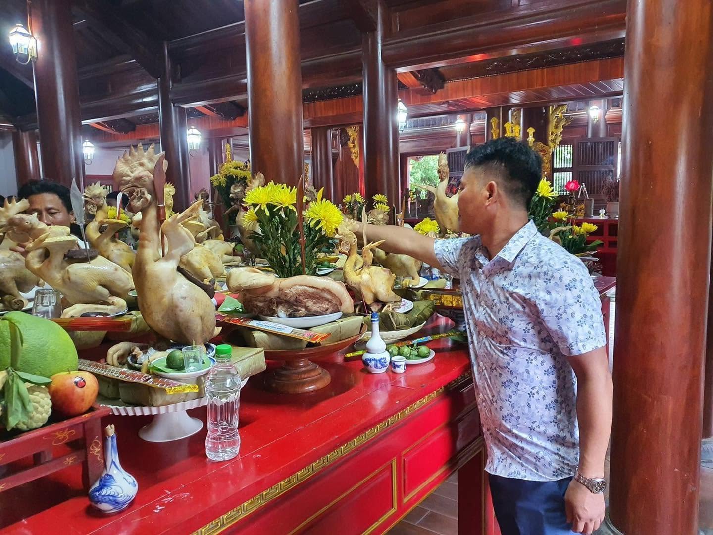 Rằm tháng giêng, rằm tháng 7: Con cháu quây quần về nhà thờ họ cúng tổ tiên - Ảnh 2.