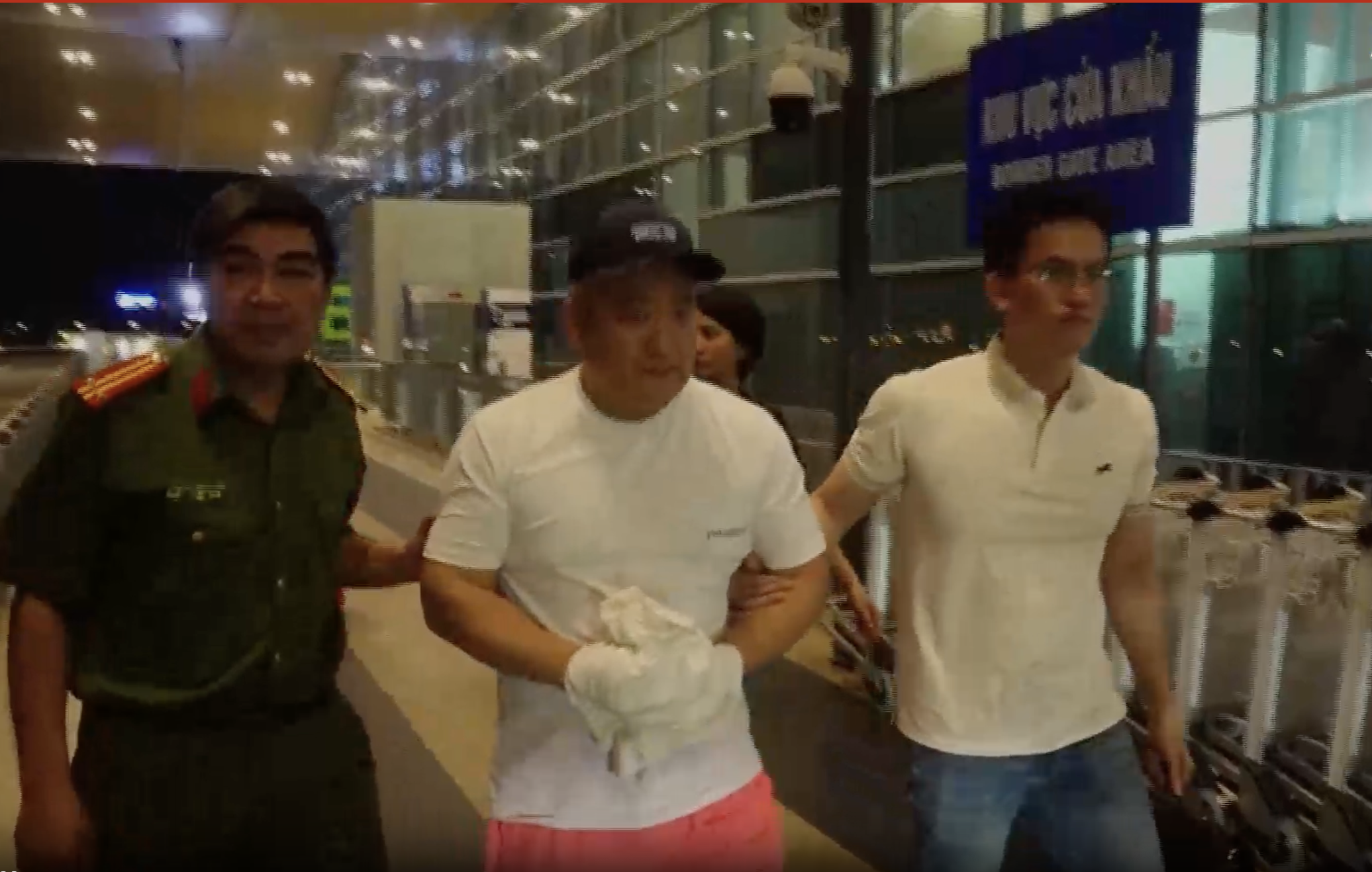 Khánh Hòa: Bàn giao 2 đối tượng truy nã quốc tế cho Hàn Quốc và Kazakhstan - Ảnh 2.