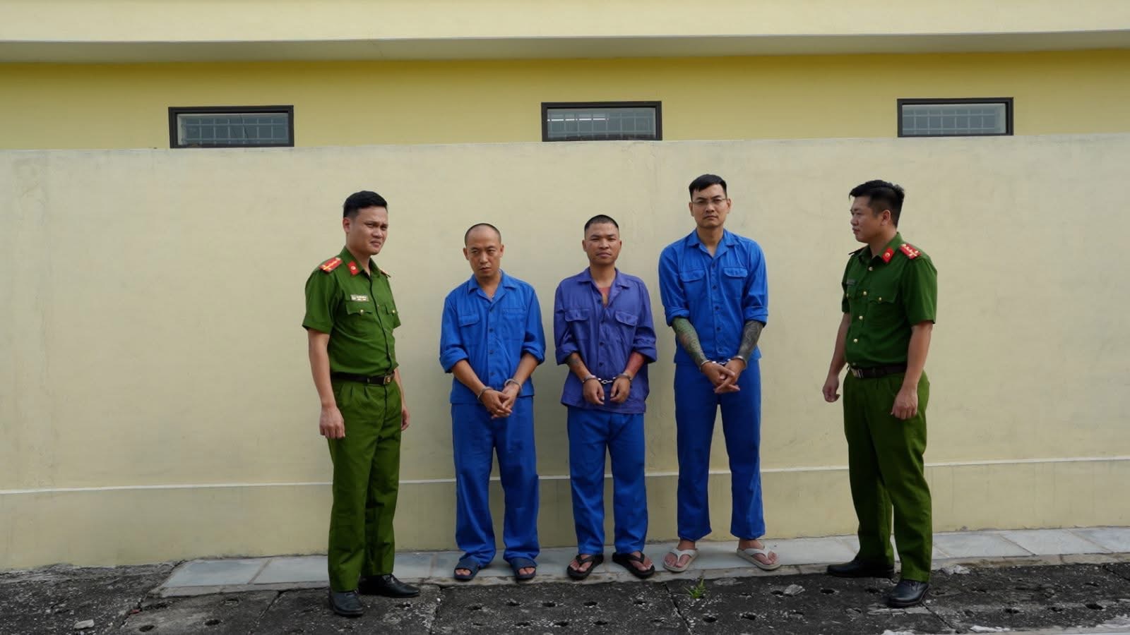 Khởi tố Khánh Sky, Vua Quạt và Hồ Văn Khoa- Ảnh 1.