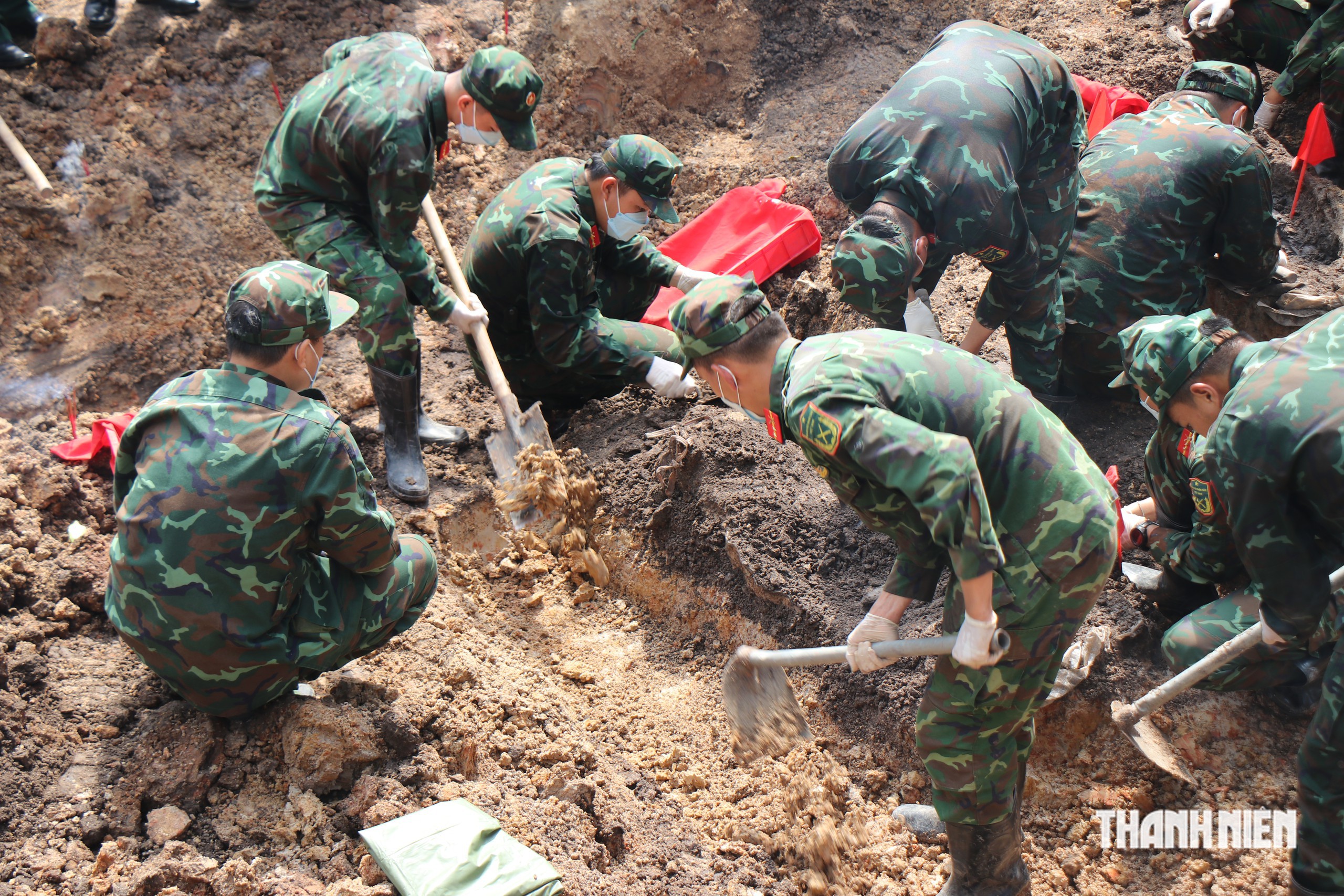 Công viên Lê Thị Riêng: Quy tập thêm 17 hài cốt liệt sĩ trong ngày 7.8 - Ảnh 1.