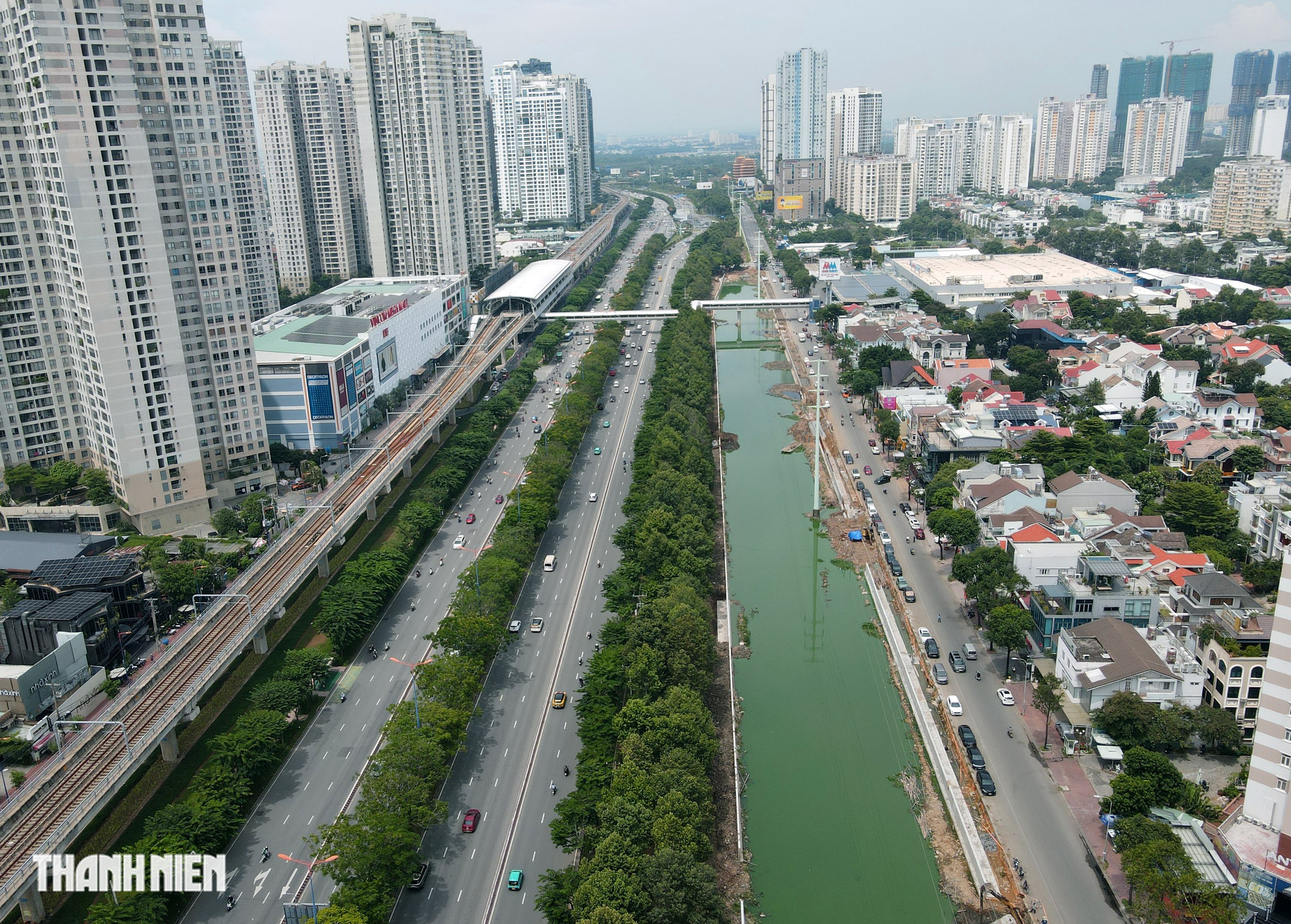 TP.HCM: Cận cảnh rạch Đá Đỏ dần 'lột xác' bên tuyến metro số 1- Ảnh 5.