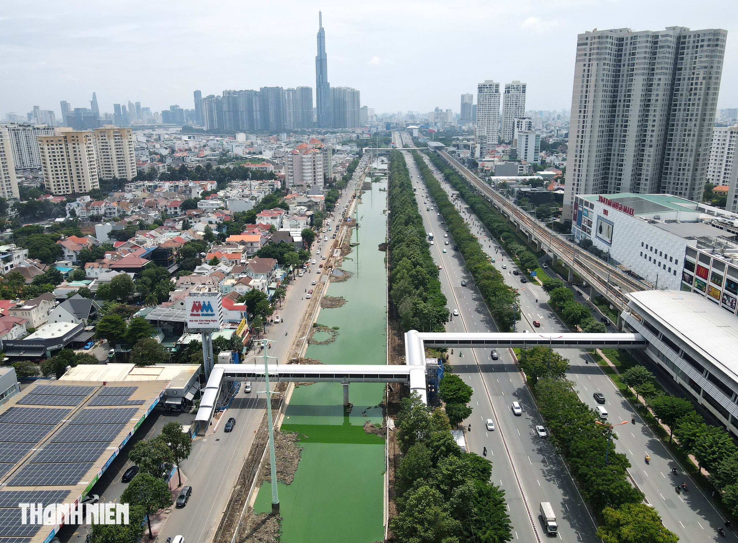 TP.HCM: Cận cảnh rạch Đá Đỏ dần 'lột xác' bên tuyến metro số 1- Ảnh 3.