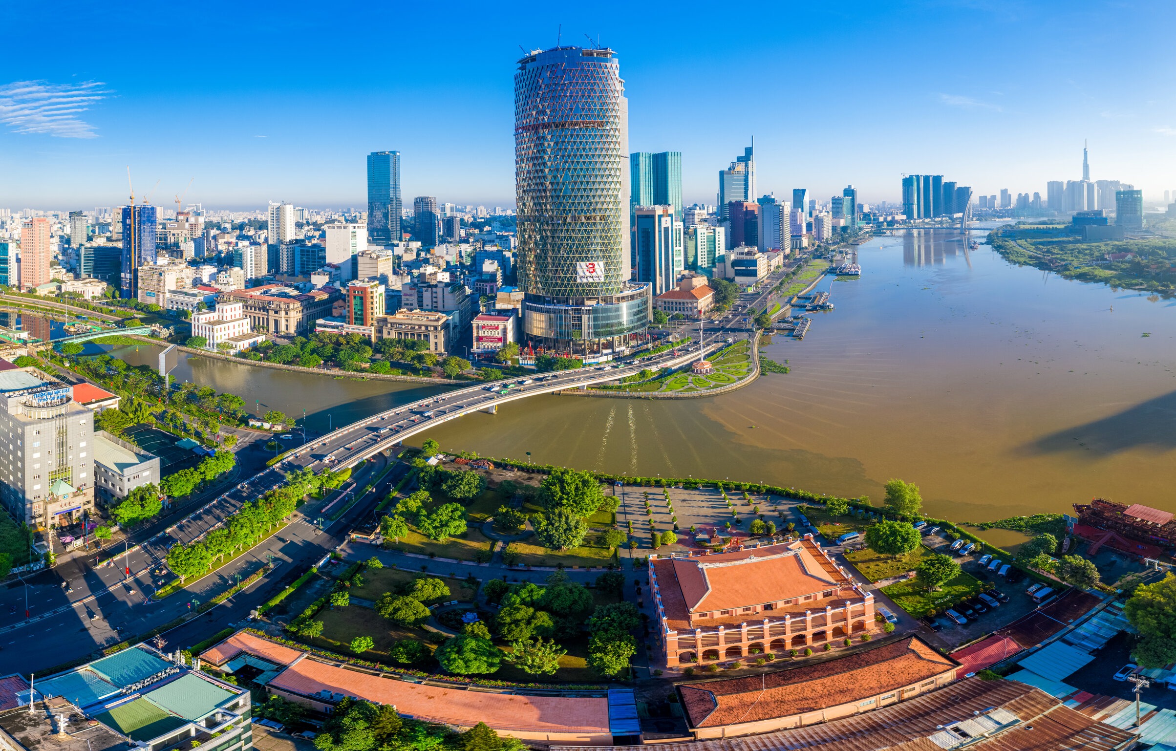 Liệu Việt Nam sớm vượt qua Thái Lan trong cuộc đua kinh tế và du lịch? - Ảnh 1.