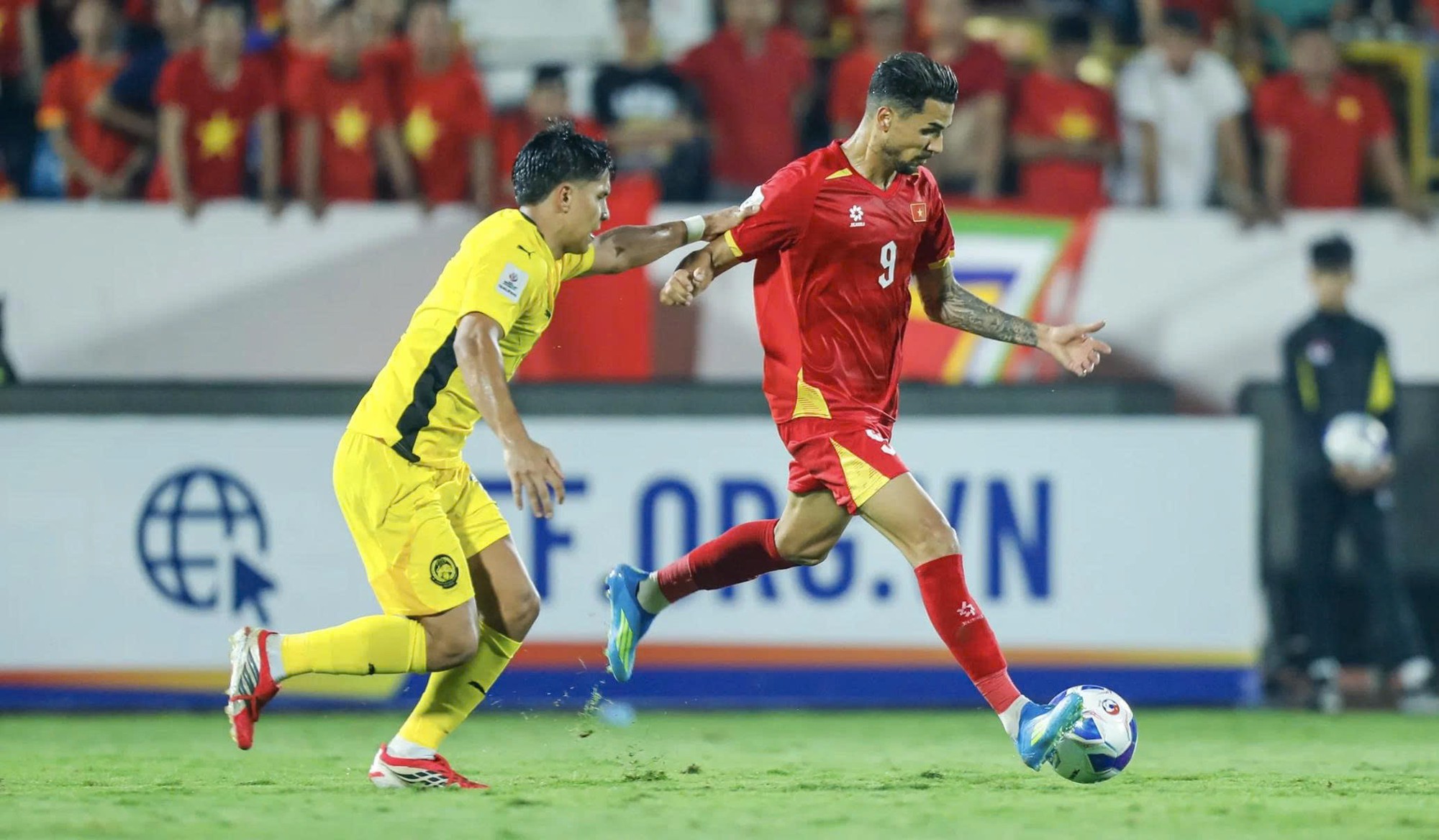 M&agrave;n t&aacute;i ngộ duy&ecirc;n nợ với Malaysia- Ảnh 1.