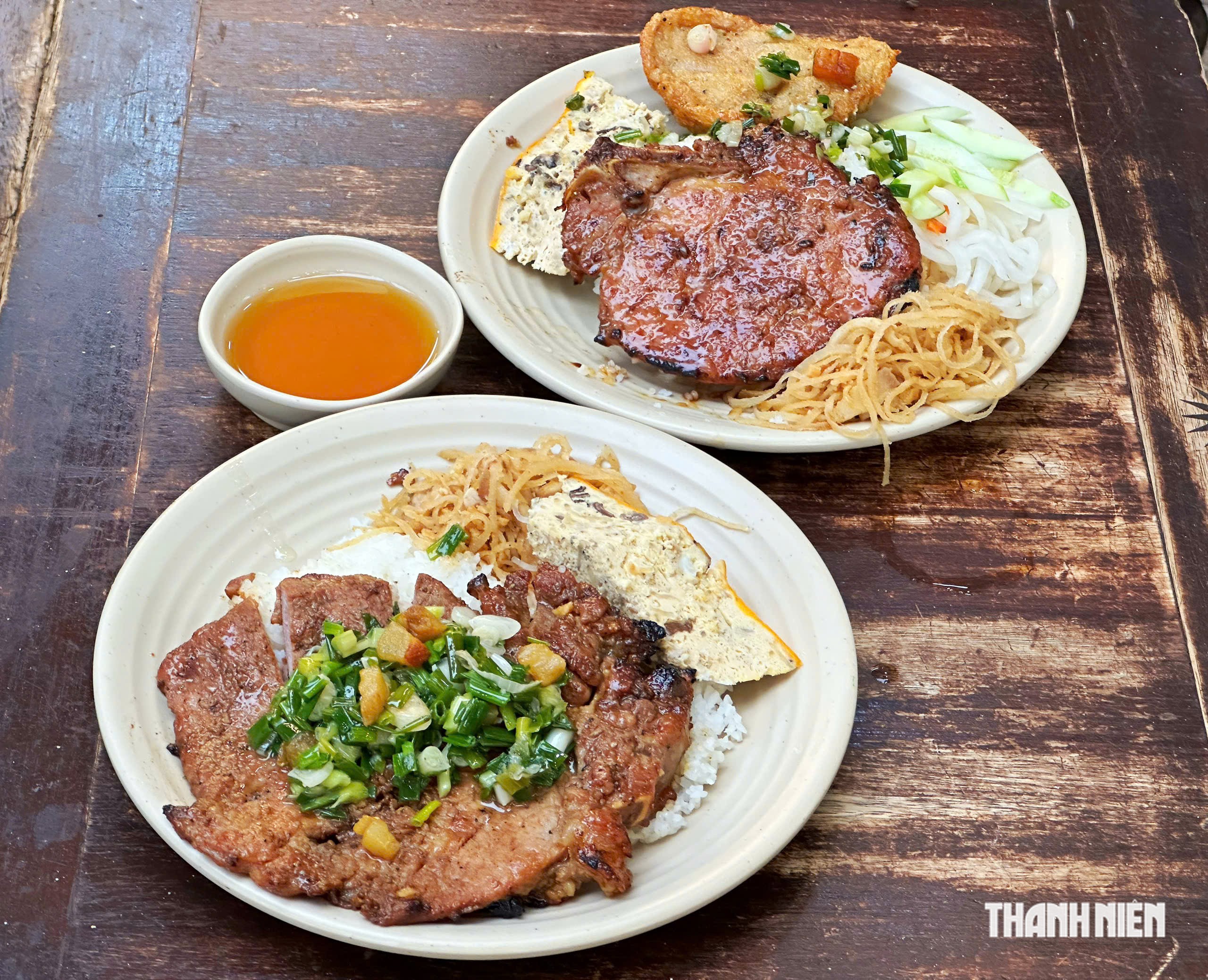Nữ thạc sĩ mở quán cơm tấm đêm bình dân ở TP.HCM, bán tới 2 giờ sáng - Ảnh 1.