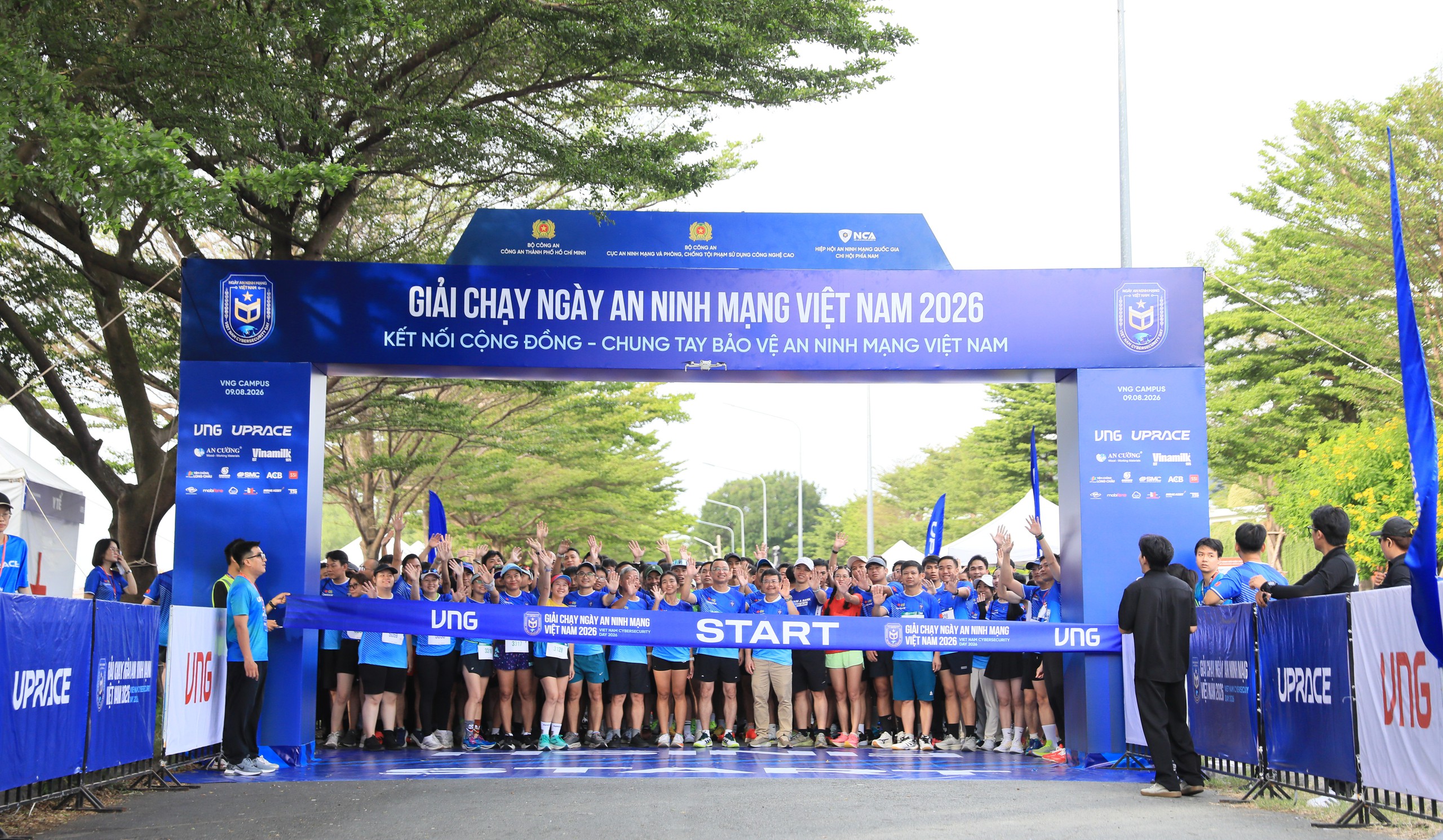 Hơn 1.000 người chạy bộ ở TP.HCM, cùng lan tỏa thông điệp bảo vệ an ninh mạng - Ảnh 2.