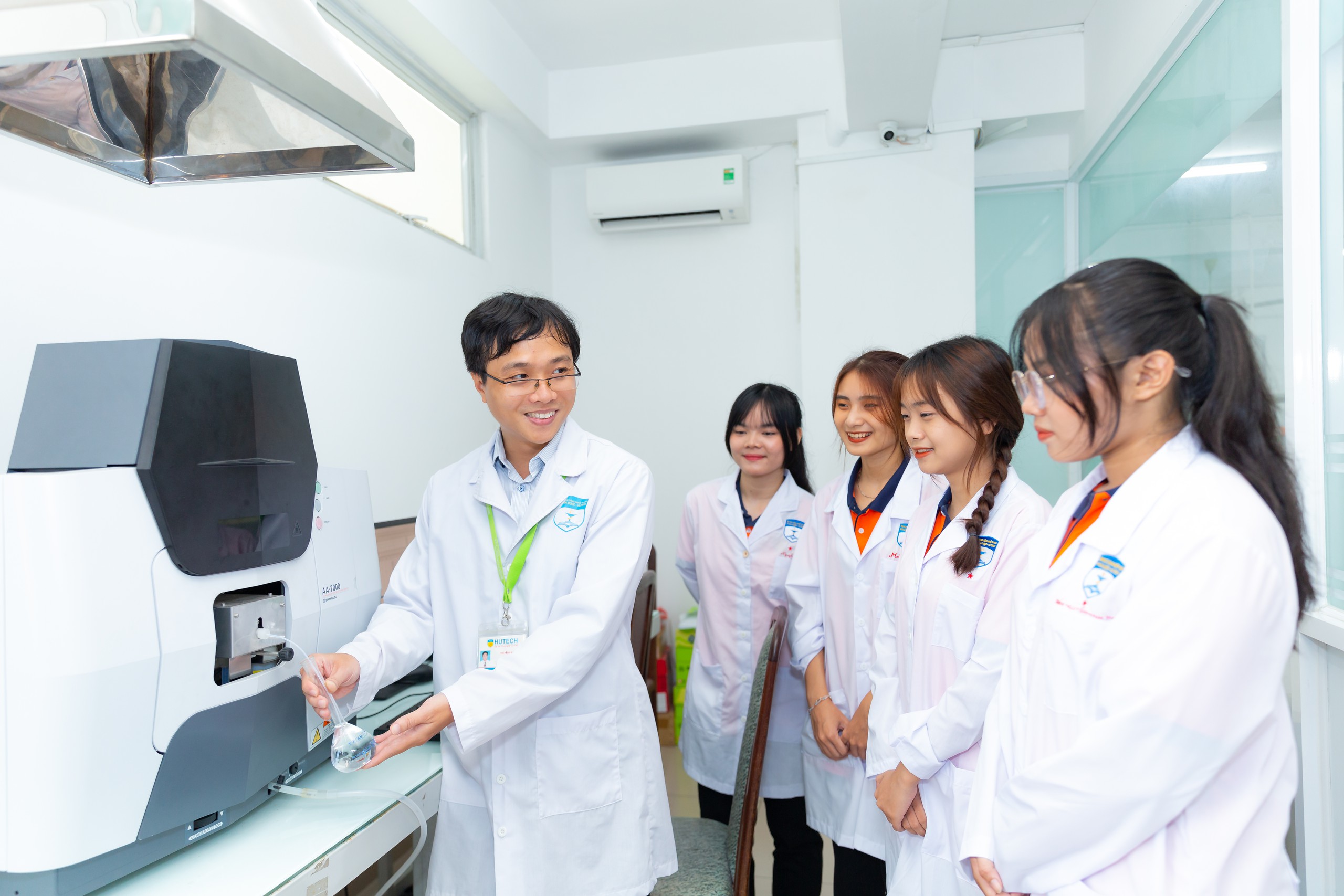 Hàng ngàn chỉ tiêu xét tuyển bổ sung từ 15 điểm trở lên - Ảnh 1.