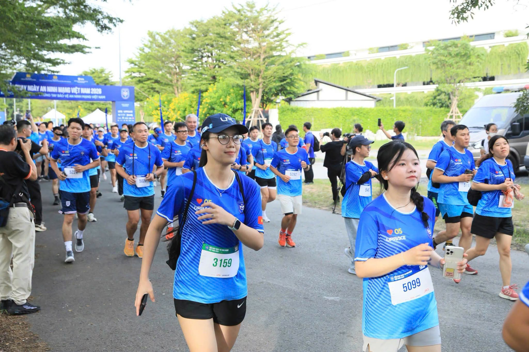 Hơn 1.000 VĐV tranh tài ở giải chạy Ngày An ninh mạng Việt Nam 2026- Ảnh 4.