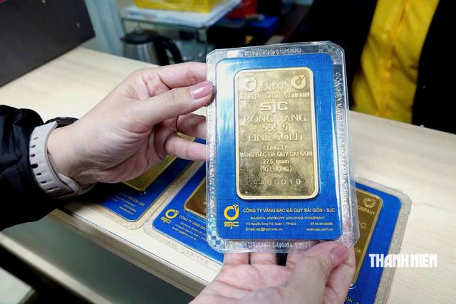 Gi&aacute; v&agrave;ng h&ocirc;m nay 9.8.2026: V&igrave; sao tăng 3 triệu trong tuần nhưng người mua kh&ocirc;ng l&atilde;i? - Ảnh 1.