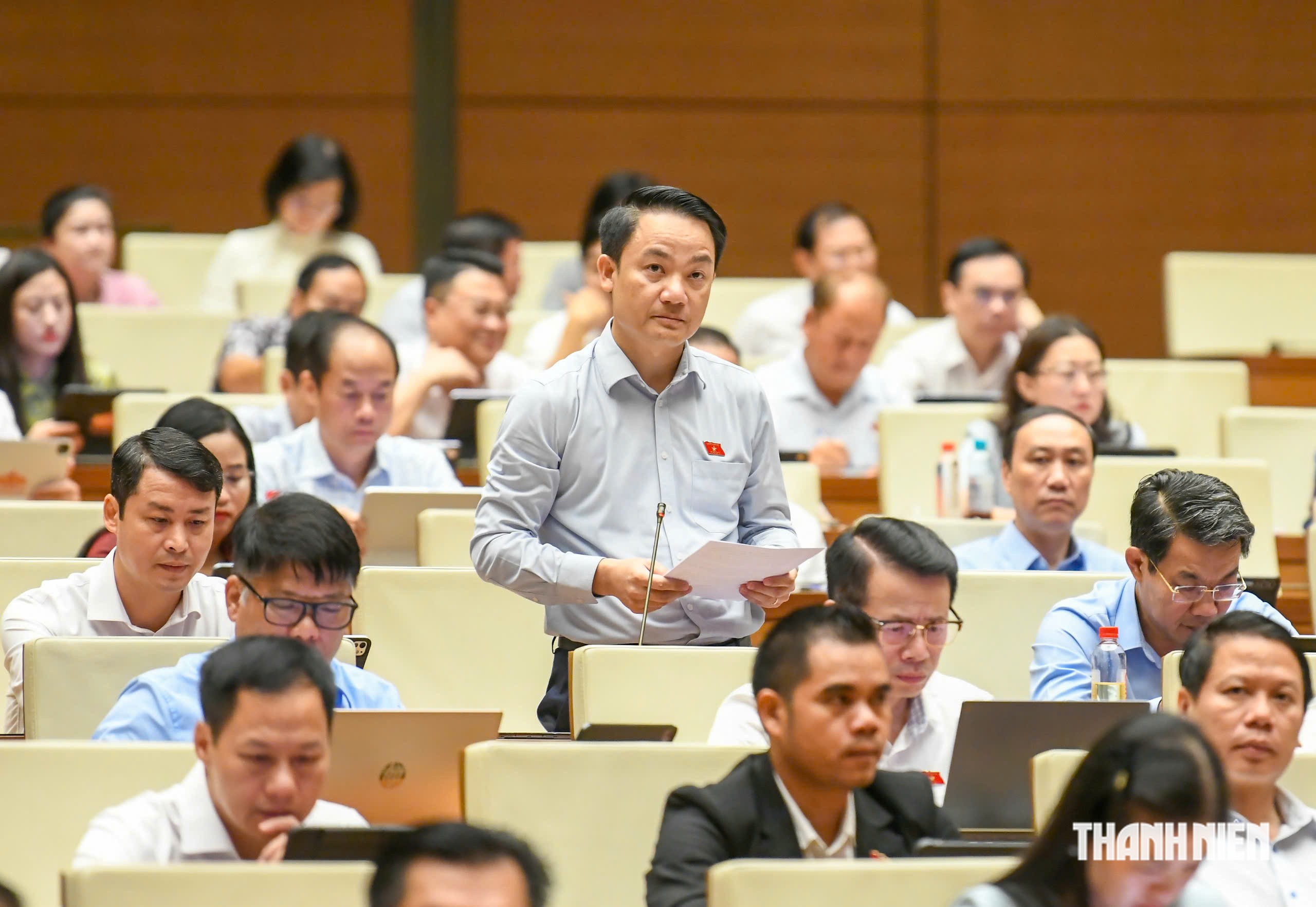 Đại biểu đề xuất cấm 'bia kèm lạc', ép mua trái phiếu khi vay ngân hàng- Ảnh 1.