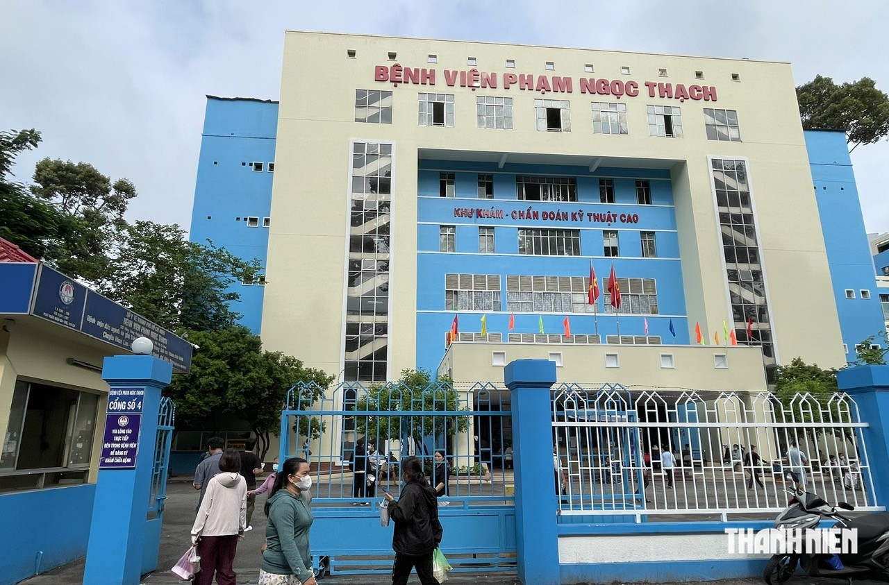Bệnh viện ở TP.HCM cần tuyển dụng 347 bác sĩ, 435 điều dưỡng- Ảnh 2.