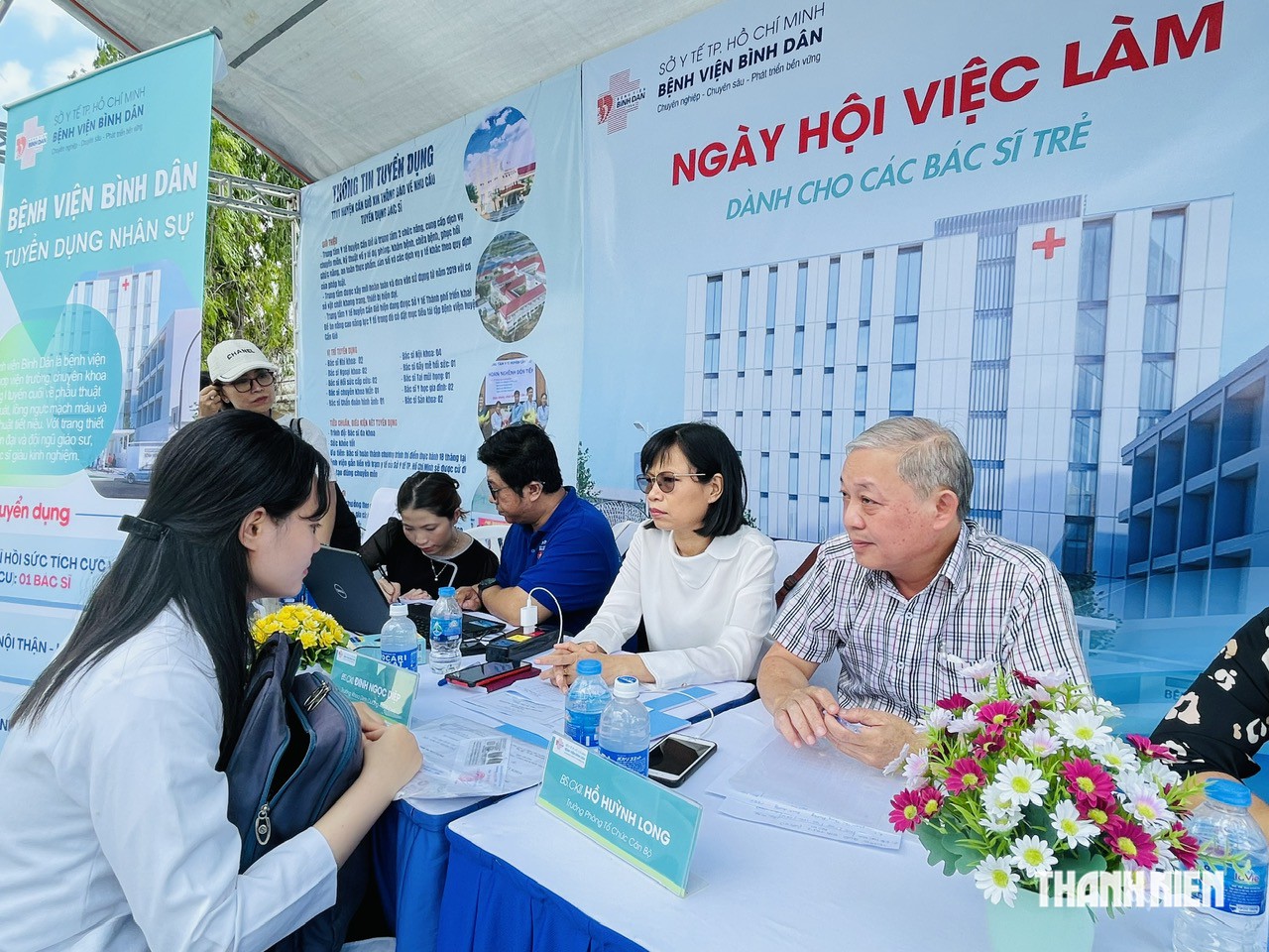 Bệnh viện ở TP.HCM cần tuyển dụng 347 bác sĩ, 435 điều dưỡng- Ảnh 1.