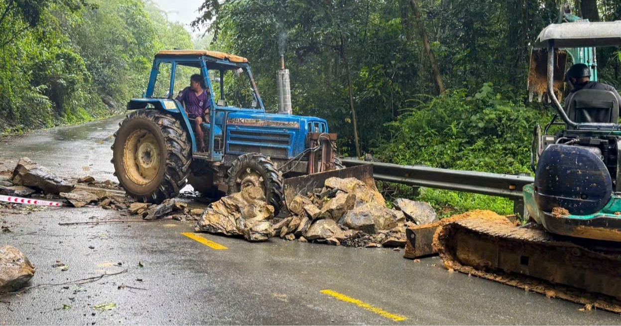 Khẩn trương giải tỏa cây đổ trên đèo Bảo Lộc và sạt lở trên đèo Con Ó- Ảnh 7.