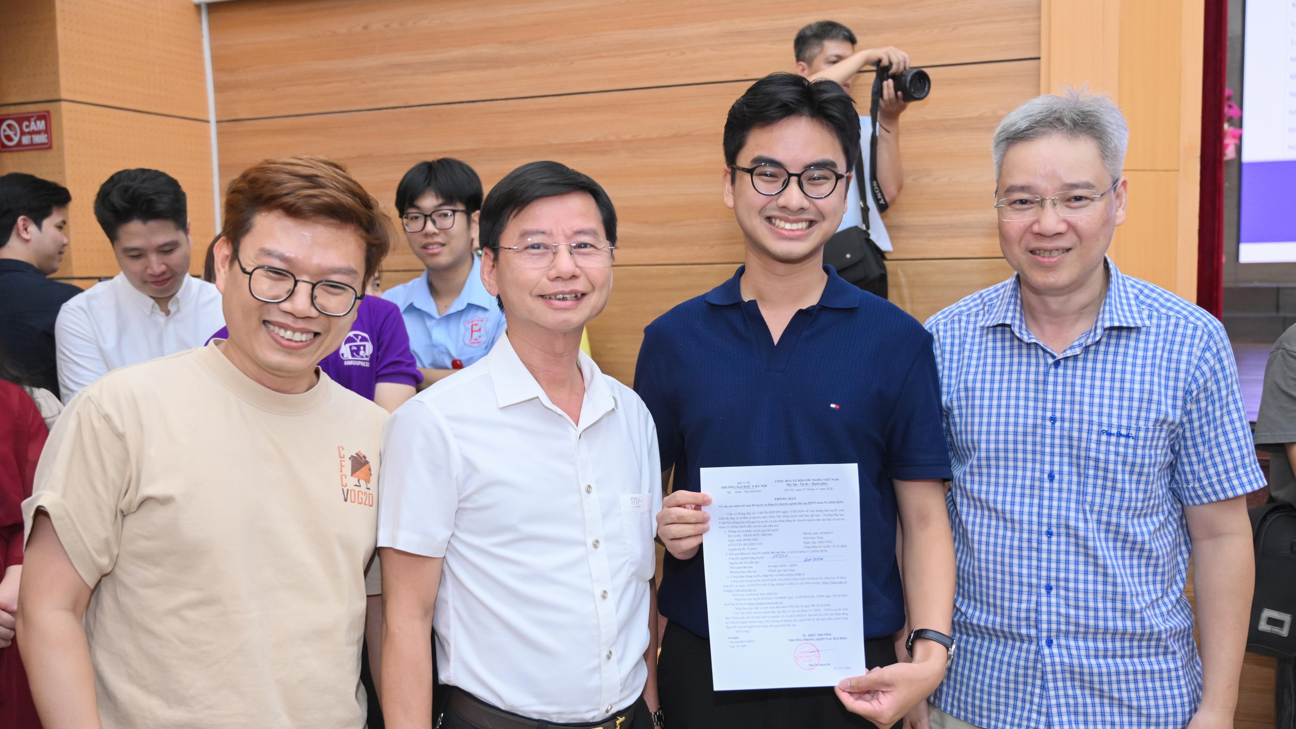 Match Day 2026: Con trai Phó giám đốc A9 Bạch Mai chọn ngành, đồng nghiệp xúc động- Ảnh 2.