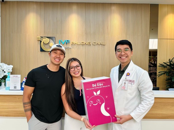 Cặp đôi người Mỹ đến Việt Nam làm IVF, thành công ngay lần chuyển phôi đầu - Ảnh 1.