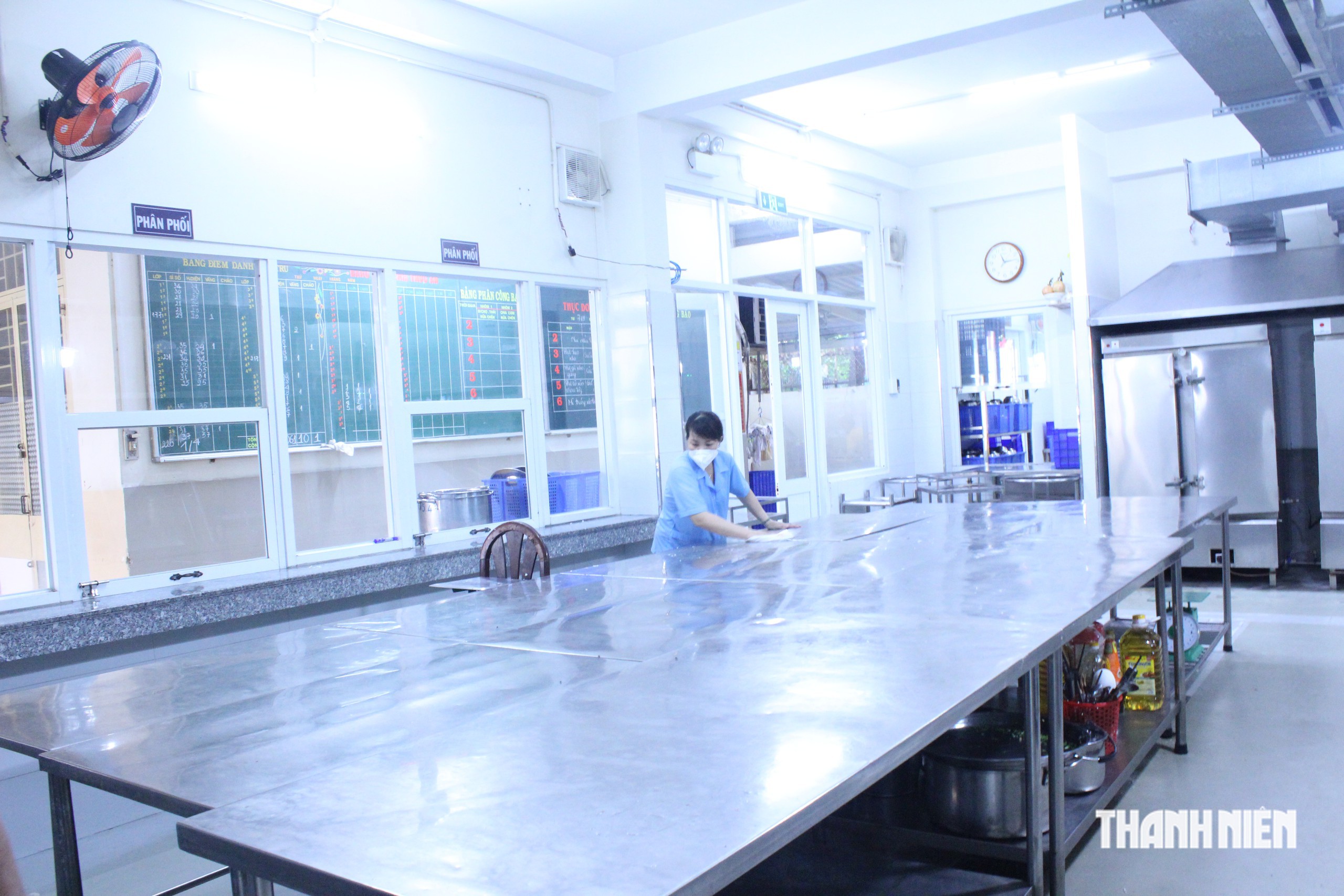 Bữa ăn bán trú TP.HCM: Thăm bếp kiểu mẫu và những suất cơm 40.000 đồng/ngày - Ảnh 11.