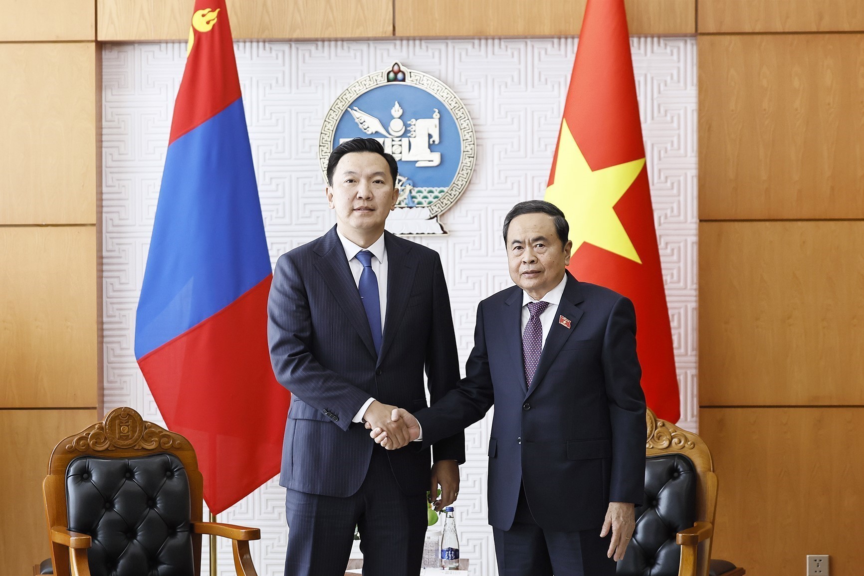 Chủ tịch Quốc hội Trần Thanh Mẫn hội kiến Thủ tướng Mông Cổ- Ảnh 1.