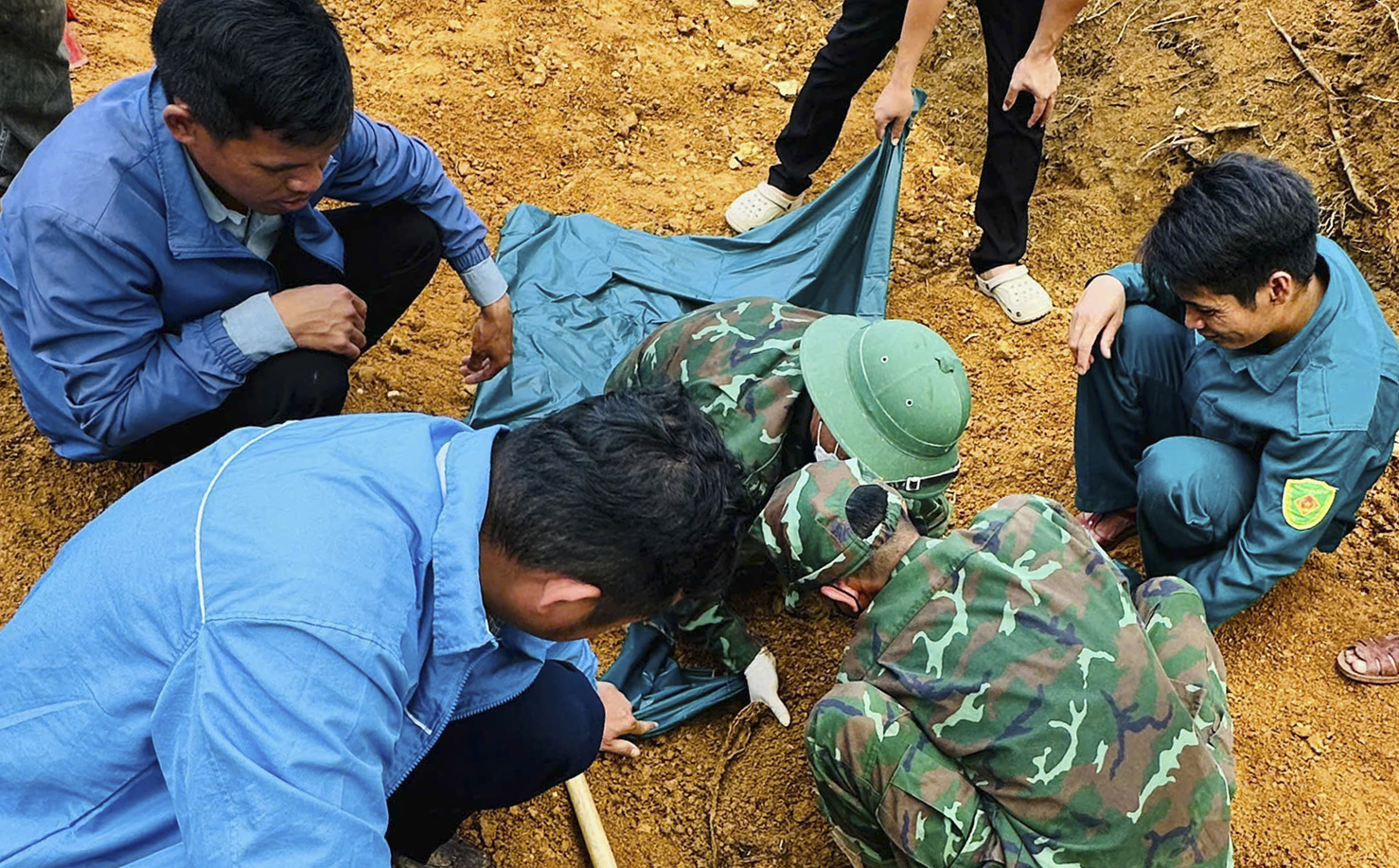 Quy tập 3 hài cốt liệt sĩ tại xã mang tên nữ bác sĩ Đặng Thùy Trâm- Ảnh 1.