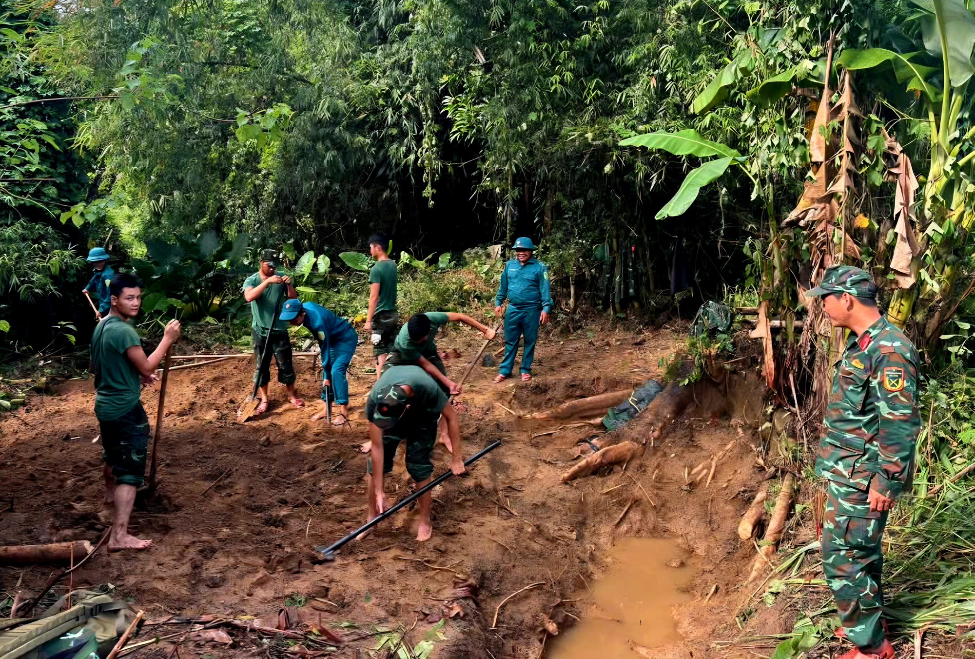 'Chạy đua' với thời gian, một xã ở Đà Nẵng đã hoàn thành lấy mẫu mộ liệt sĩ- Ảnh 1.