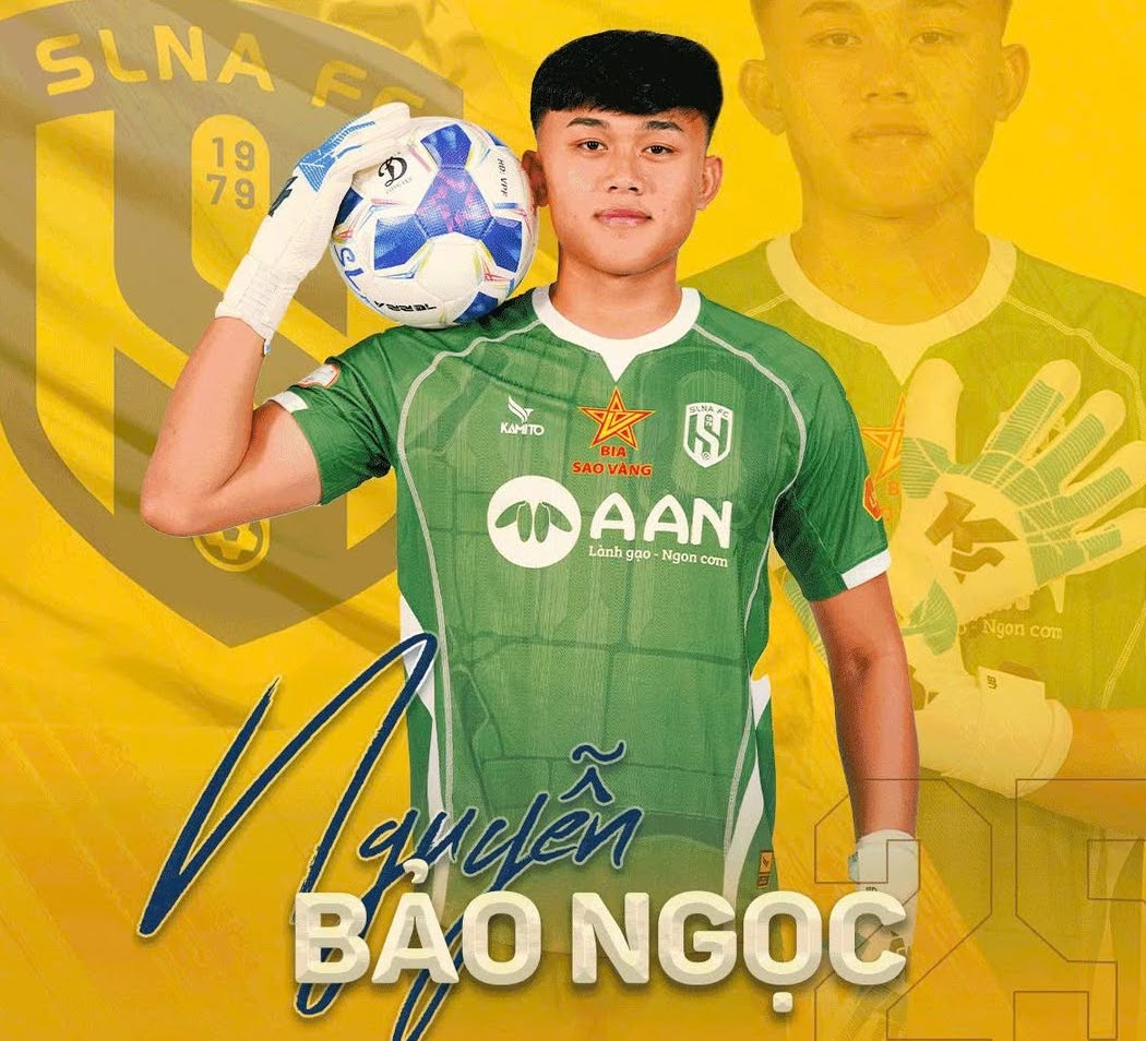 Bảo Ngọc trong màu áo SLNA