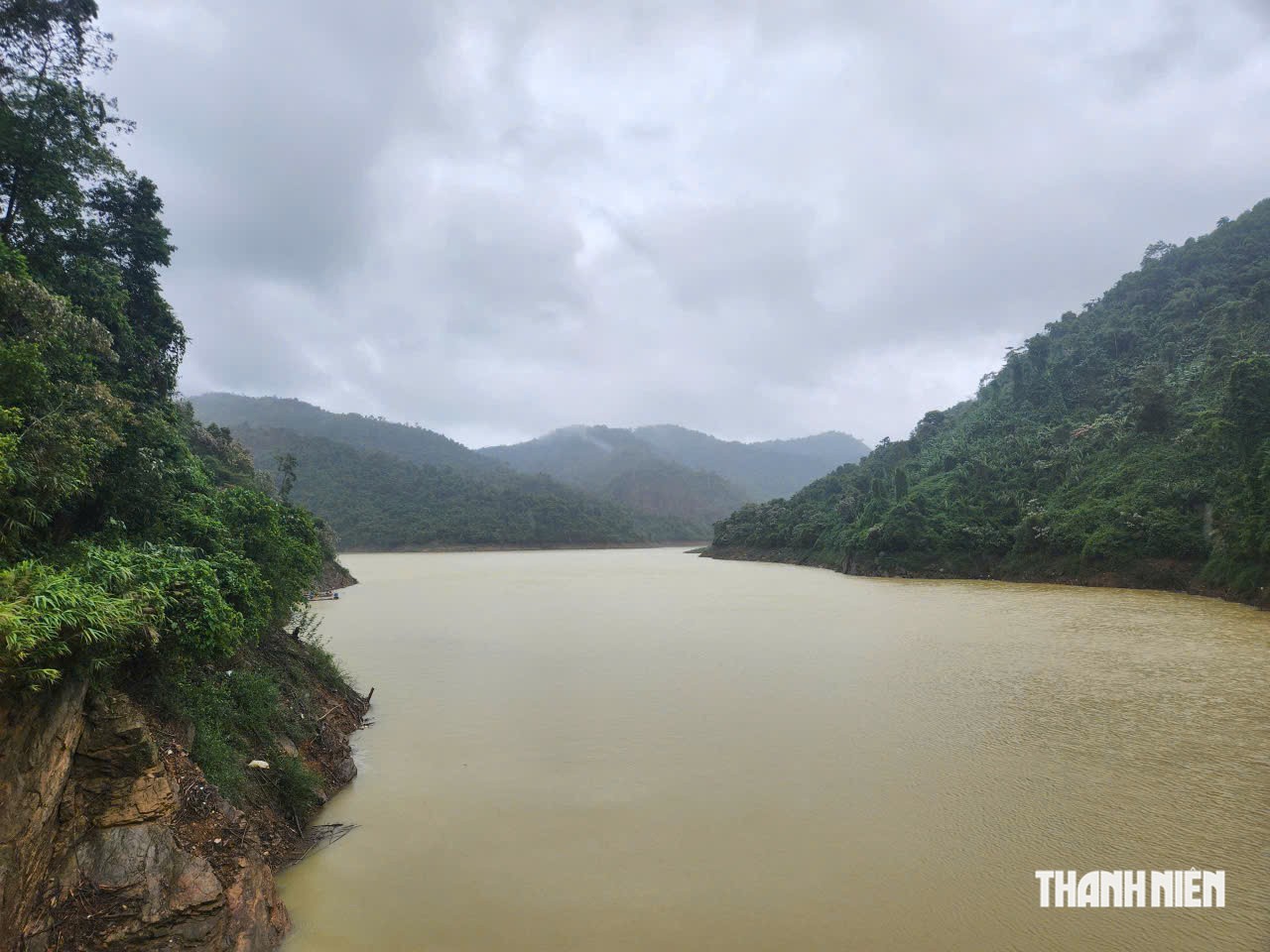 Thủy điện Hố Hô và 4 hồ chứa xả tràn đón lũ- Ảnh 1.