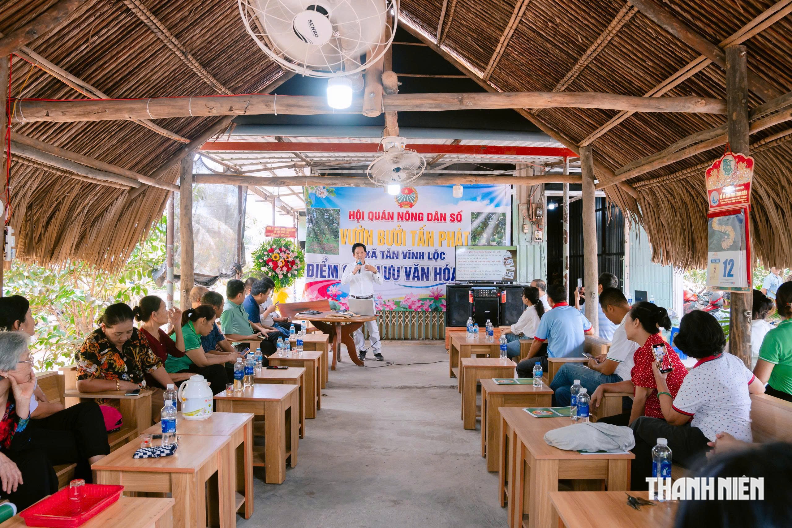 TP.HCM: Tiếp sức học sinh đến trường, hỗ trợ nông dân liên kết sản xuất  - Ảnh 4.