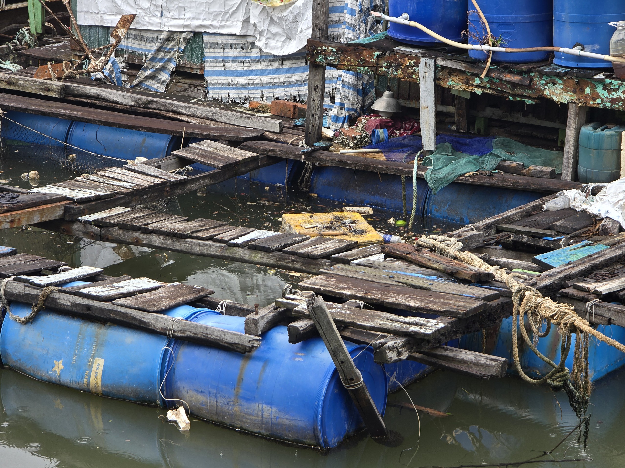 Nhà hàng nổi từng nức tiếng ở Đồng Hới thành 'đống phế liệu' trên kênh Phóng Thủy- Ảnh 8.