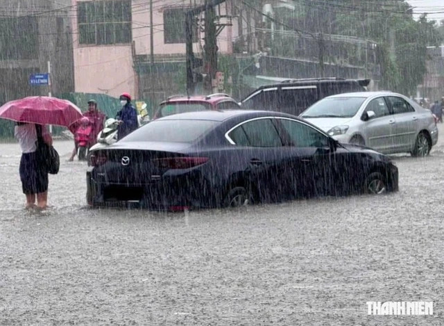 Hàng trăm xã, phường ở miền Trung nguy cơ lũ quét, sạt lở đất- Ảnh 1.