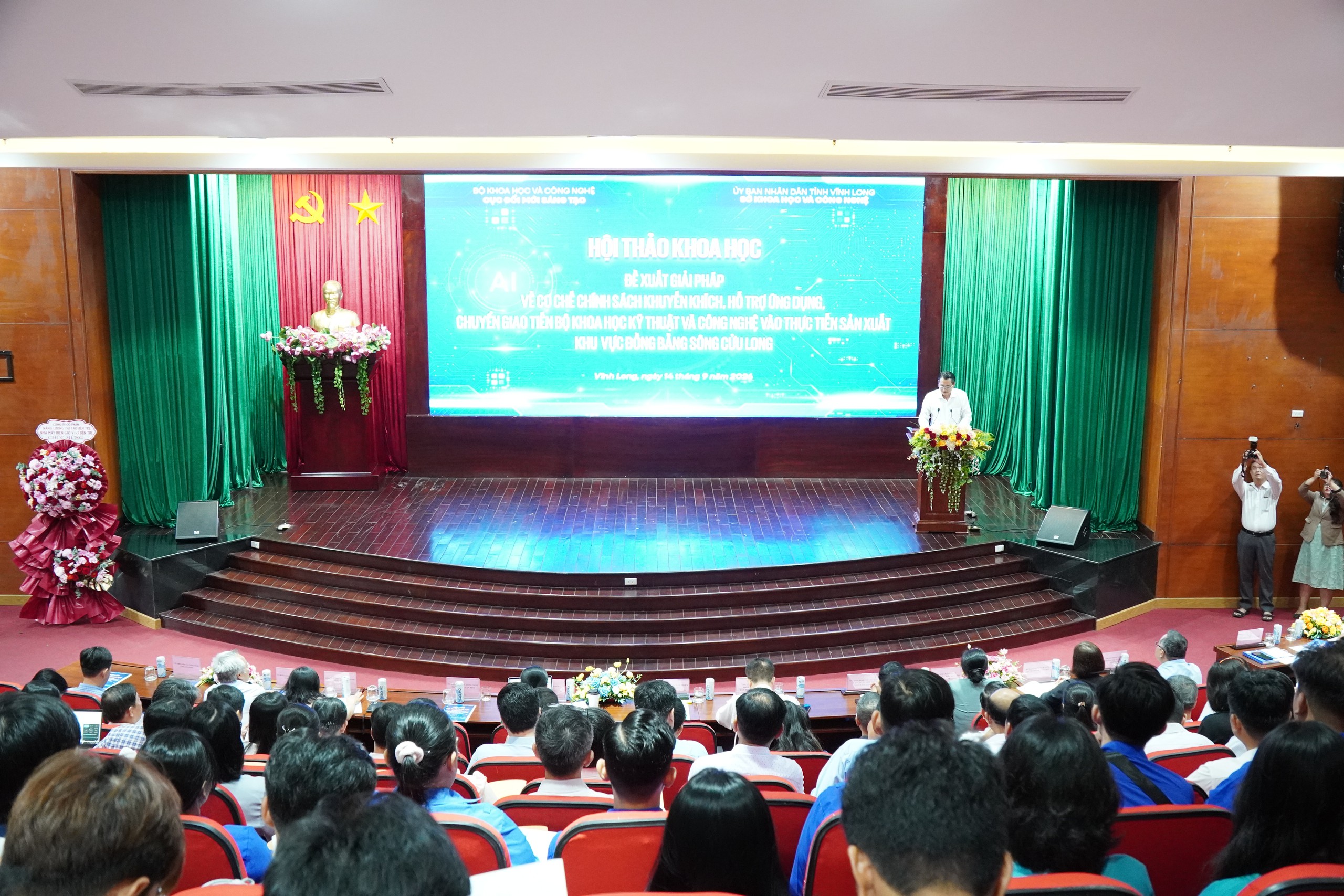 Nhiều chính sách ứng dụng, tiến bộ khoa học kỹ thuật vào thực tiễn sản xuất- Ảnh 1.