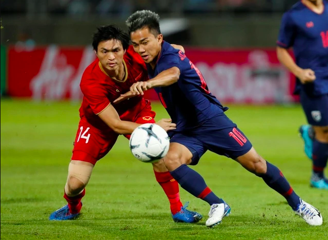 Chanathip lại đối đầu Quang Hải trong màn tái đấu kinh điển, FIFA ASEAN Cup rất đáng chờ đợi
- Ảnh 1.