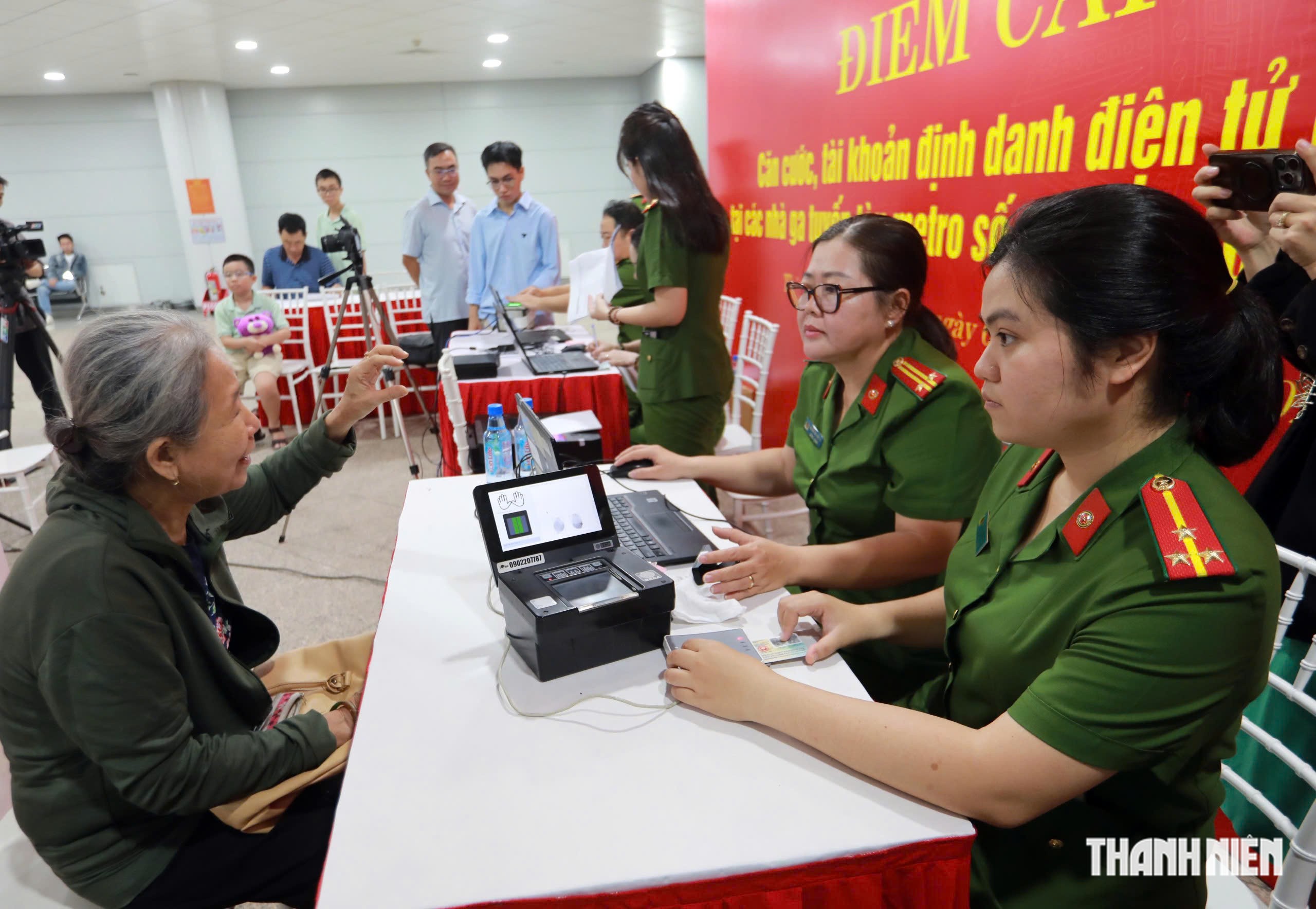 TP.HCM đề xuất chi thu nhập tăng thêm cho công an, quân đội - Ảnh 1.